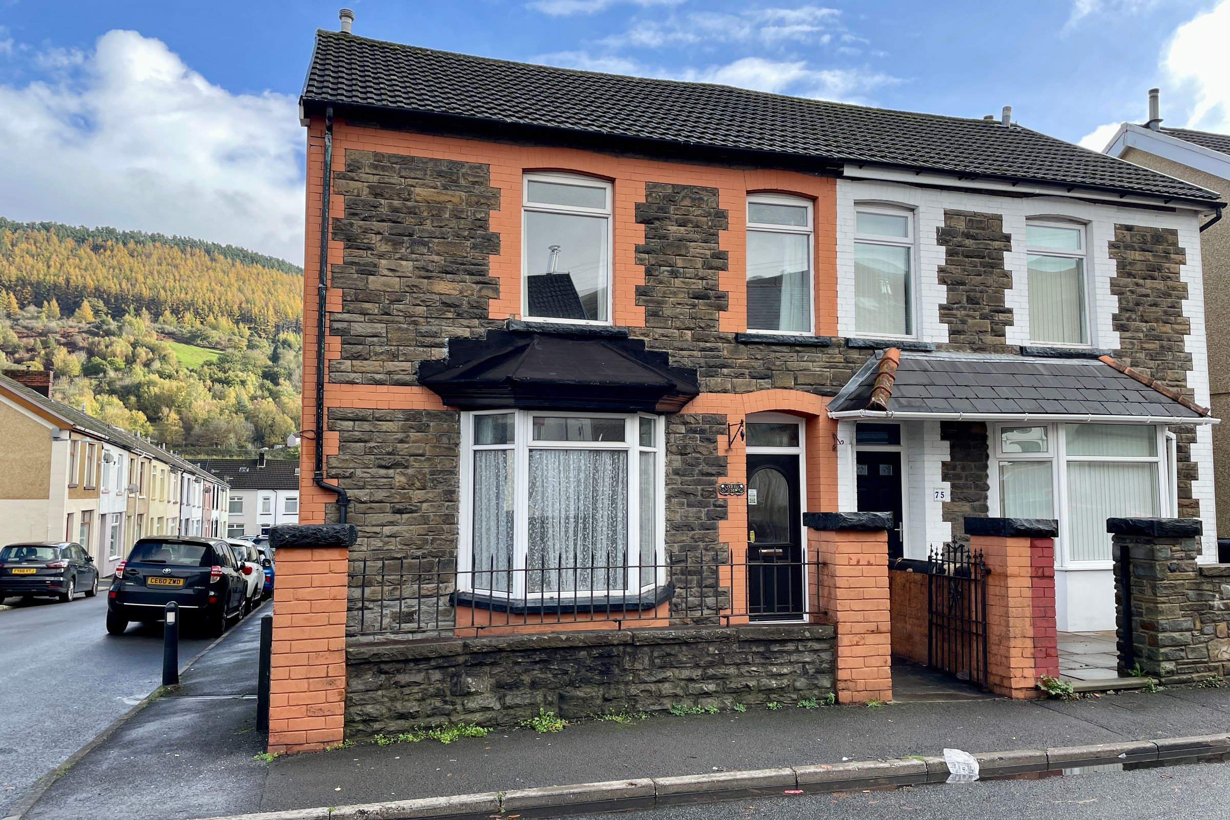 3 bed semidetached house for sale in Aberfan Road, Aberfan, Merthyr