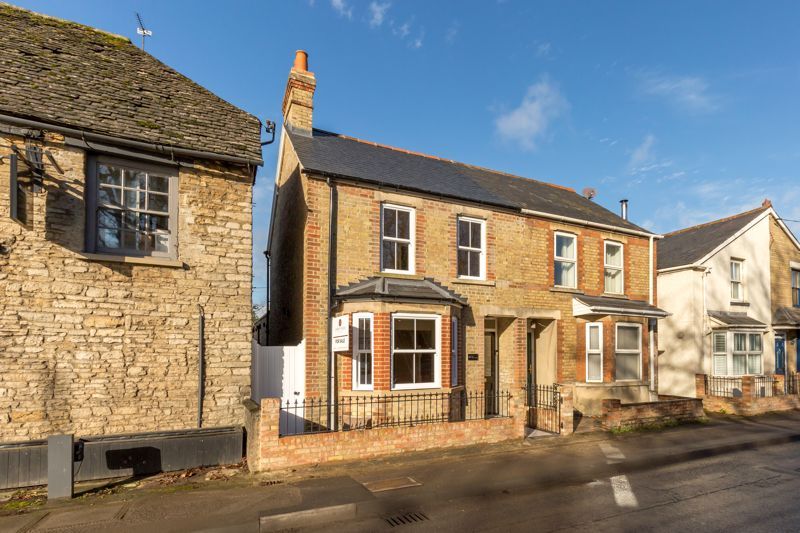 2 bed semidetached house to rent in Bicester Road, Gosford, Kidlington
