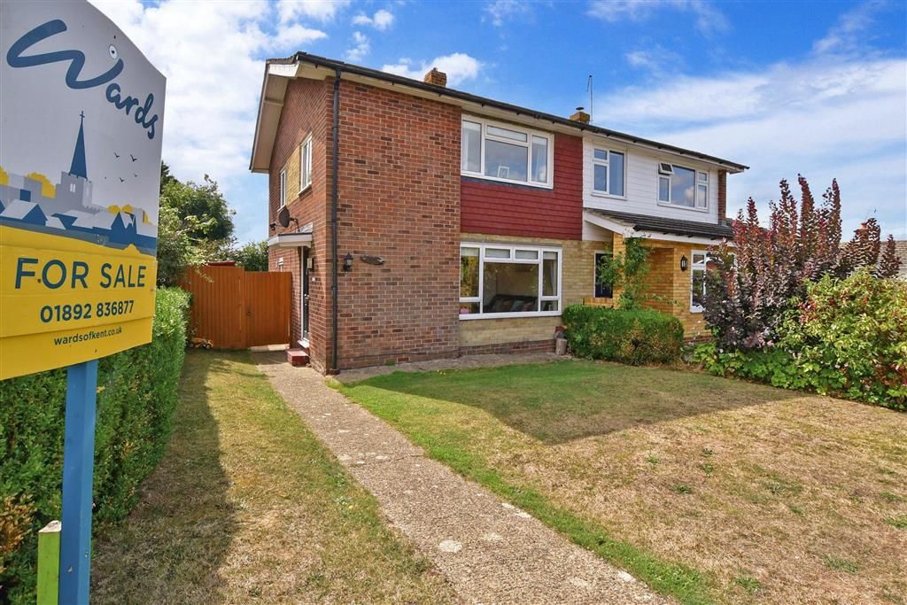 3 bed semidetached house for sale in Mount Avenue, Yalding, Maidstone