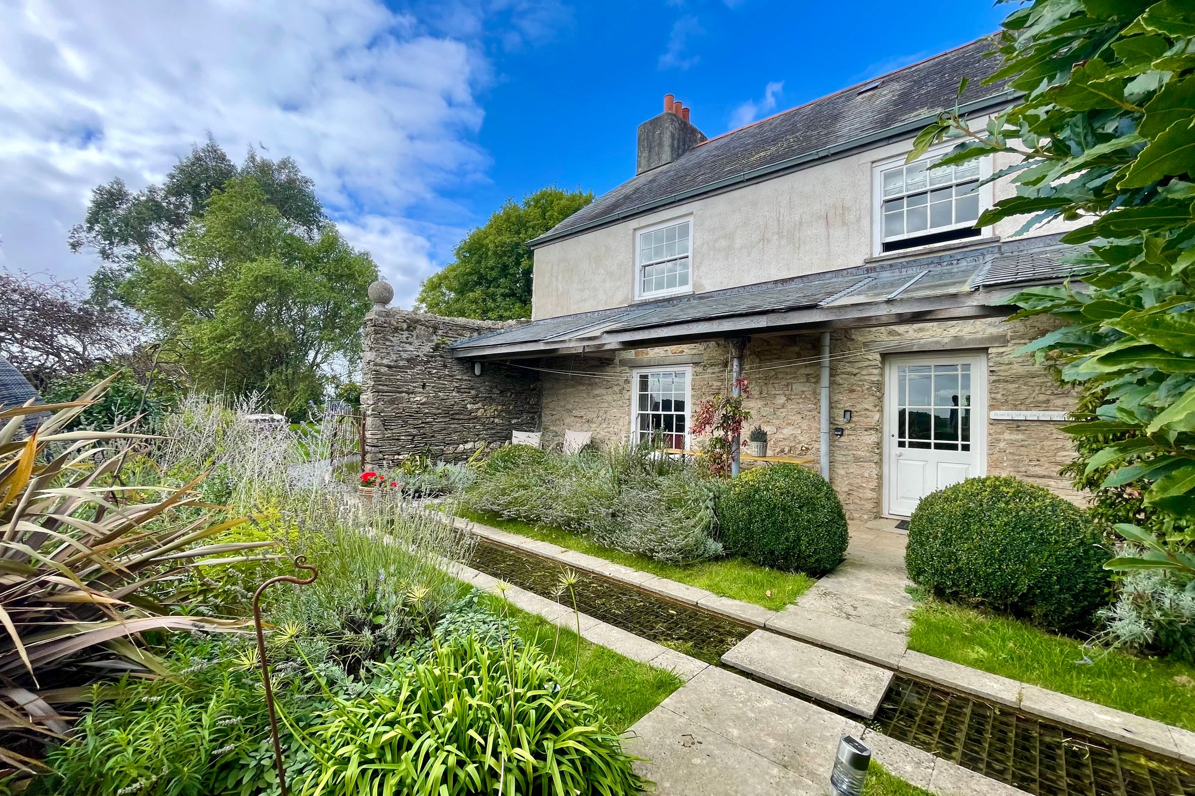 5 bed farmhouse to rent in Woodlands, Ivybridge PL21 Zoopla