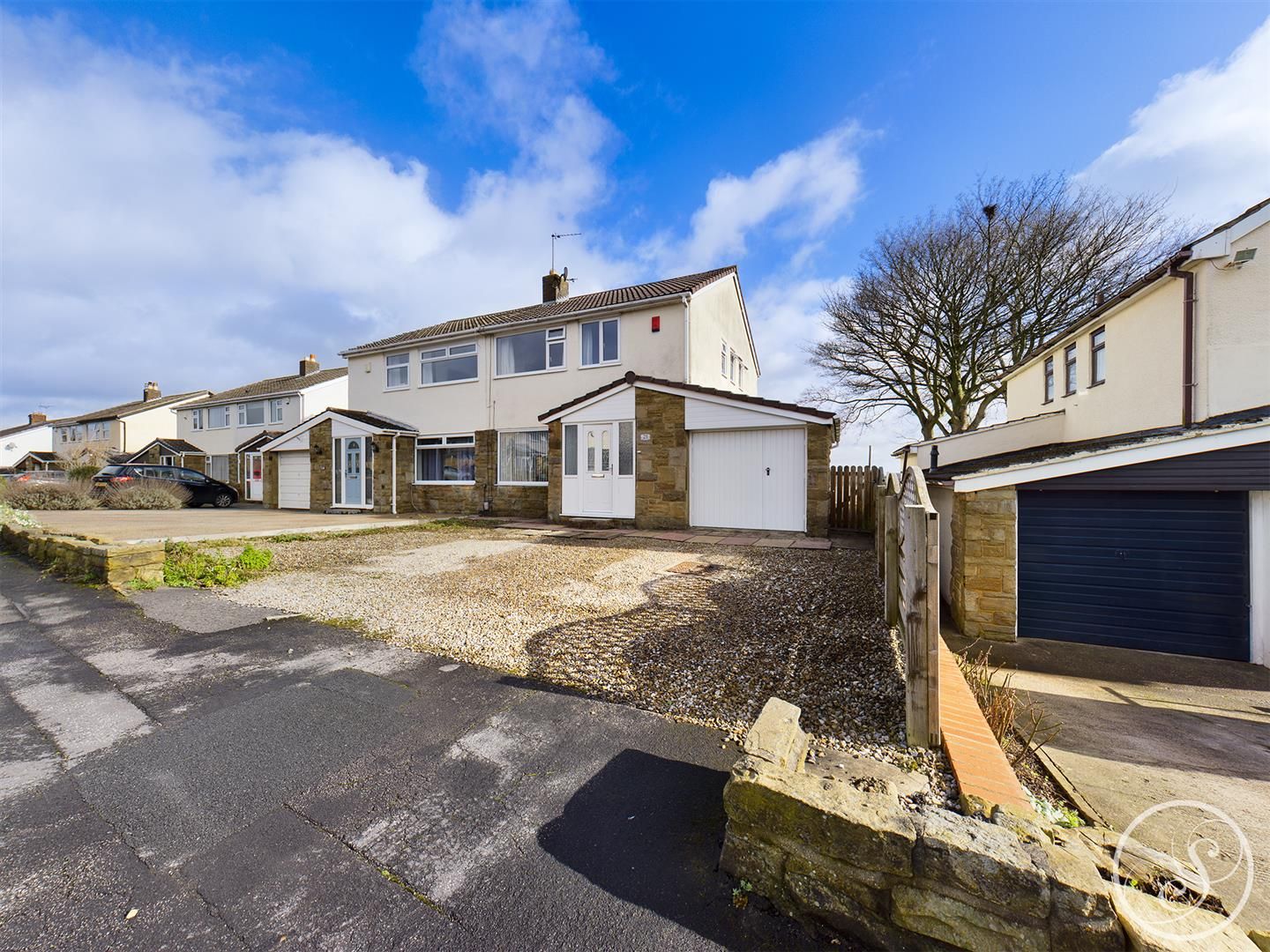 4 bed semidetached house for sale in Oak Dene Close, Pudsey LS28 Zoopla