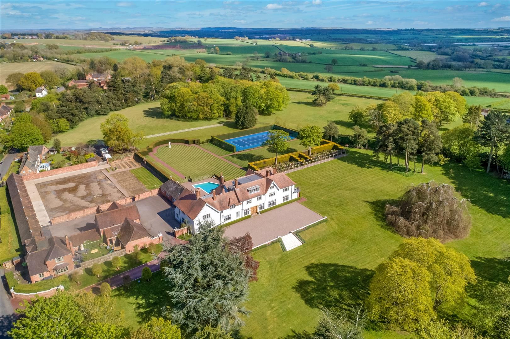 12 bed detached house for sale in Village Street, Offchurch, Leamington