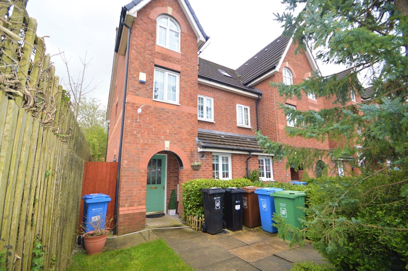3 bed town house for sale in Drive, Bredbury, Stockport SK6 Zoopla