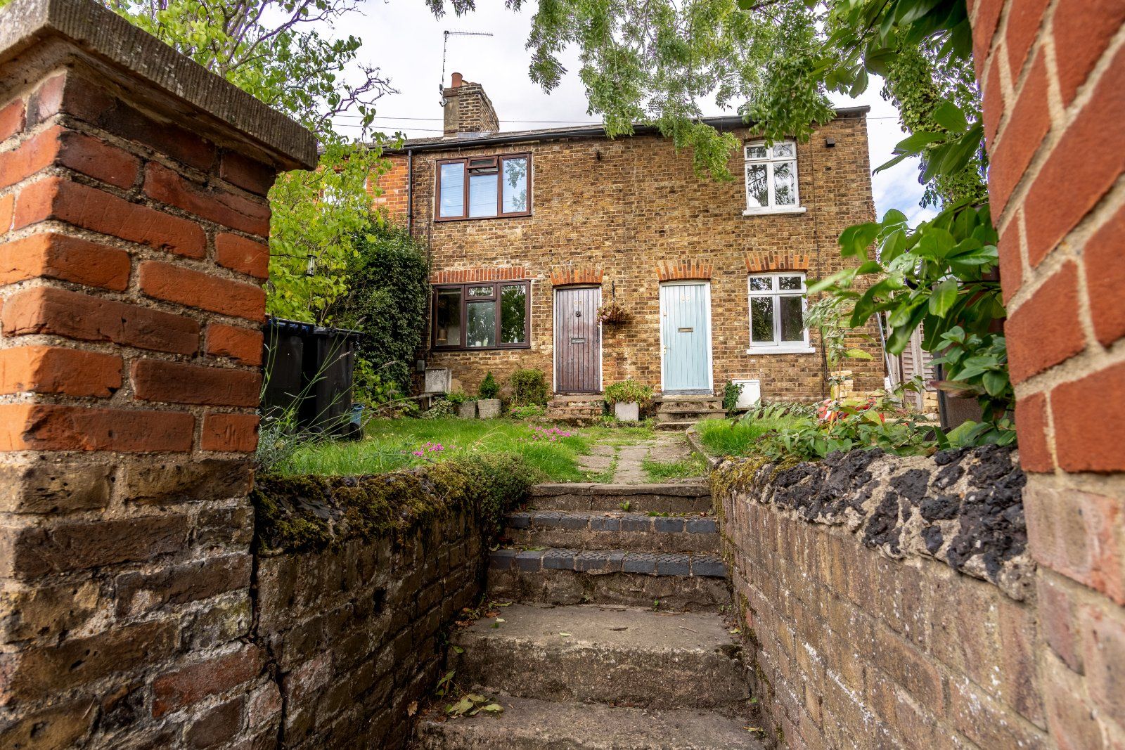 2 bed end terrace house for sale in Hadham Road, Stortford