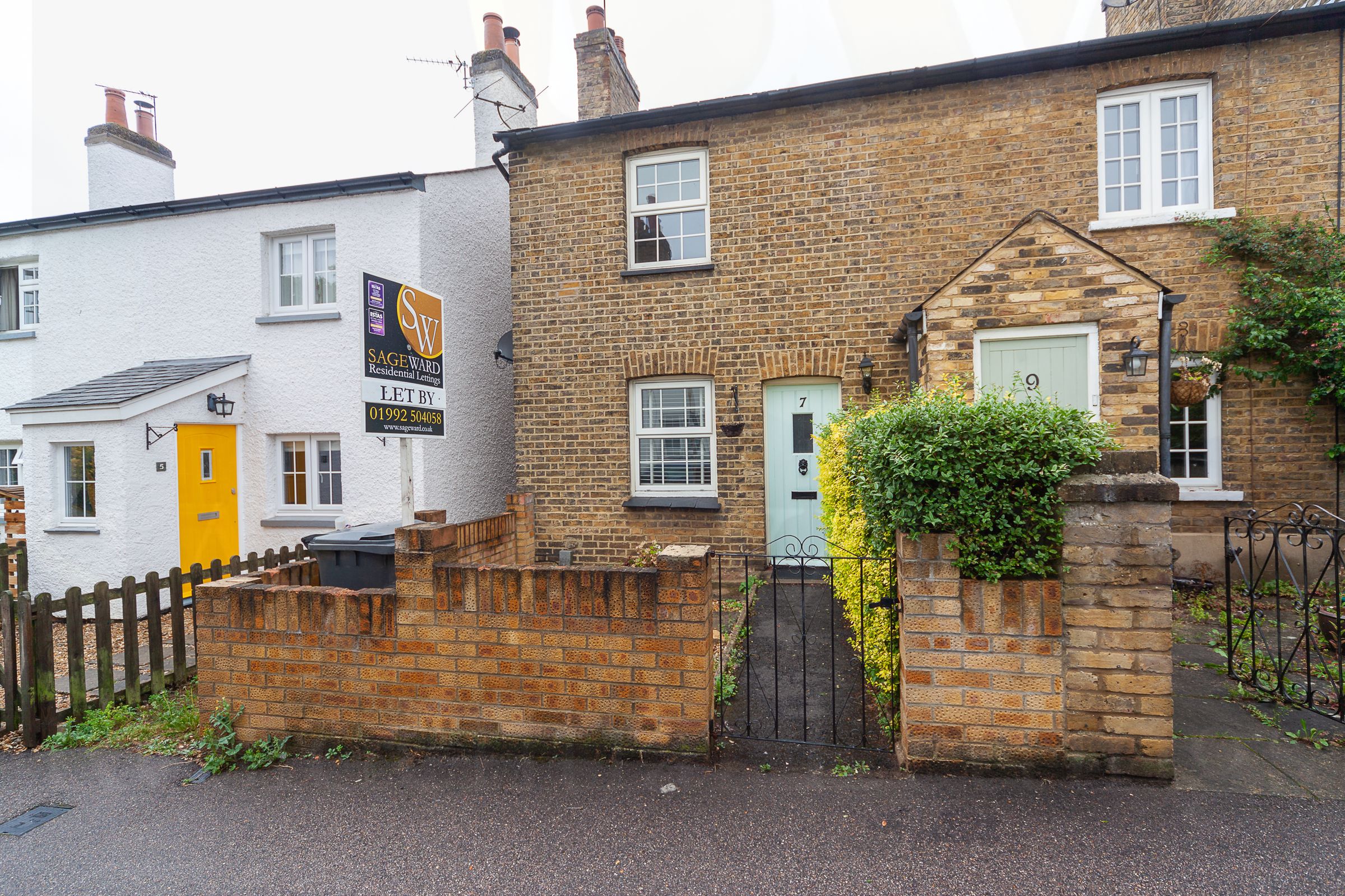 2 bed end terrace house to rent in Byde Street, Hertford SG14 Zoopla
