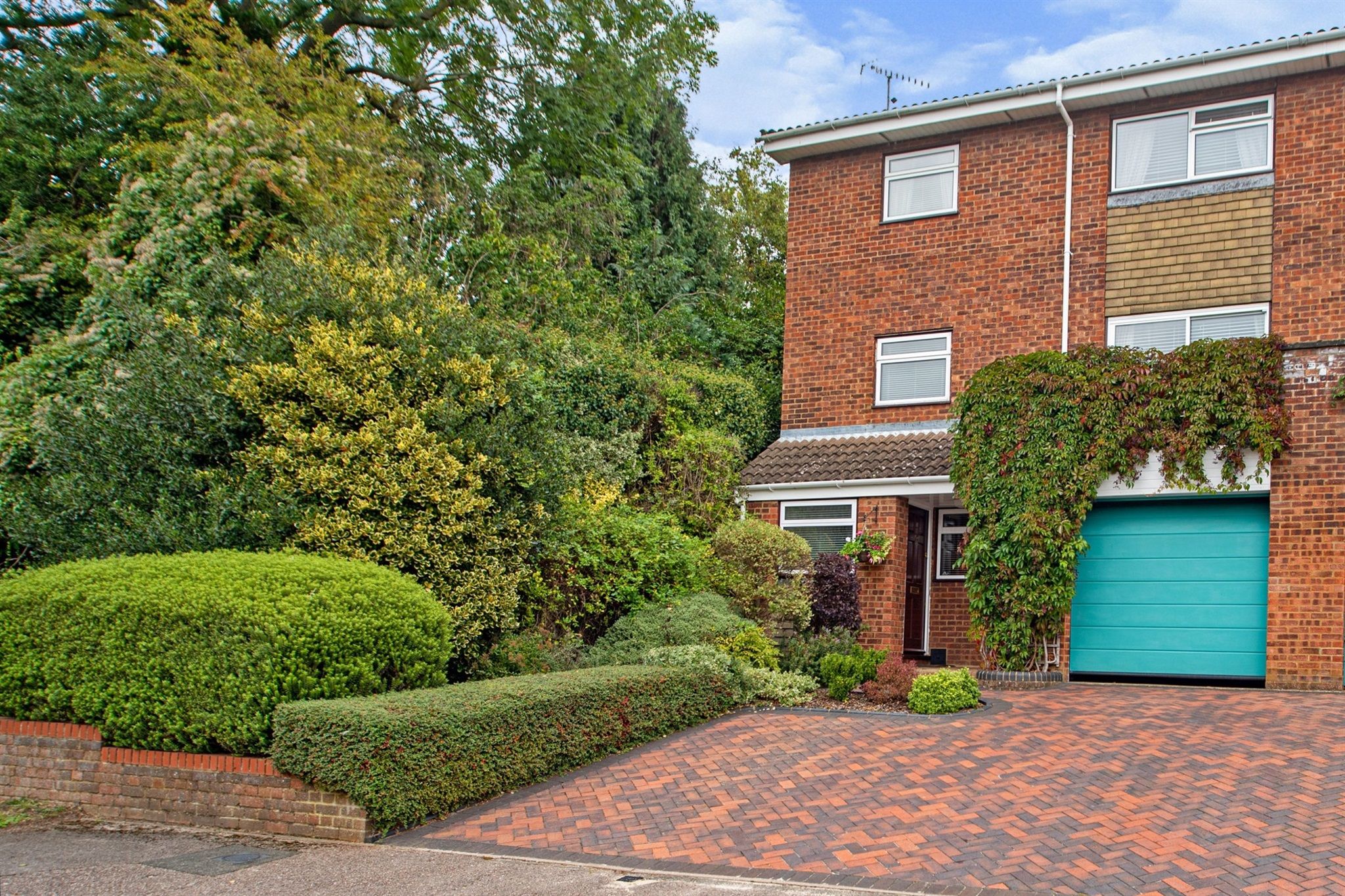 4 bed town house for sale in Walnut Grove, Hemel Hempstead HP2 Zoopla