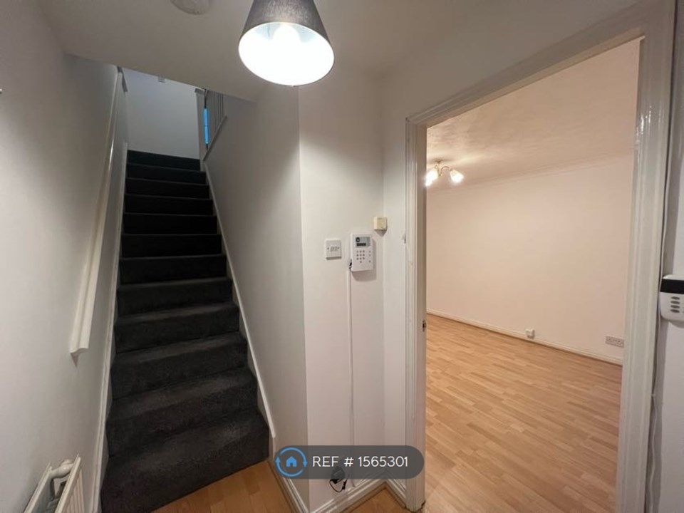 3 bed semidetached house to rent in Lees Park Avenue, Droylsden