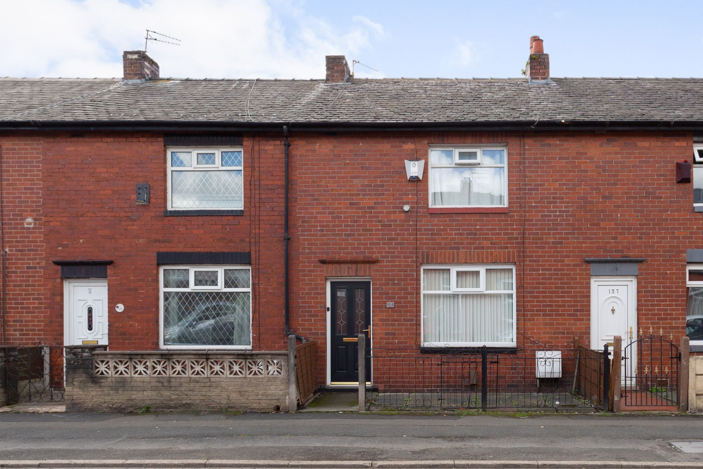 2 bed terraced house for sale in Curzon Road, AshtonUnderLyne OL6