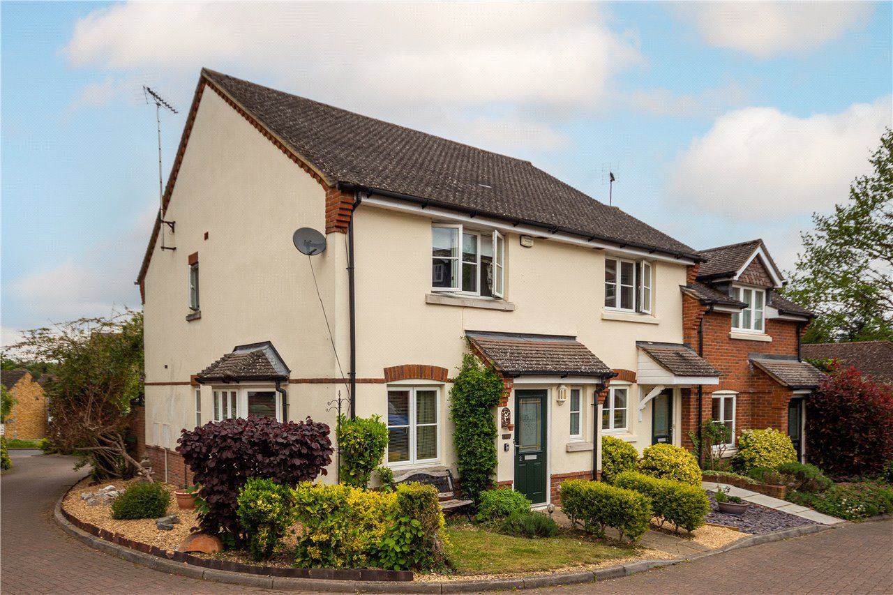 3 bed end terrace house for sale in Bartholomew Green, Markyate, St