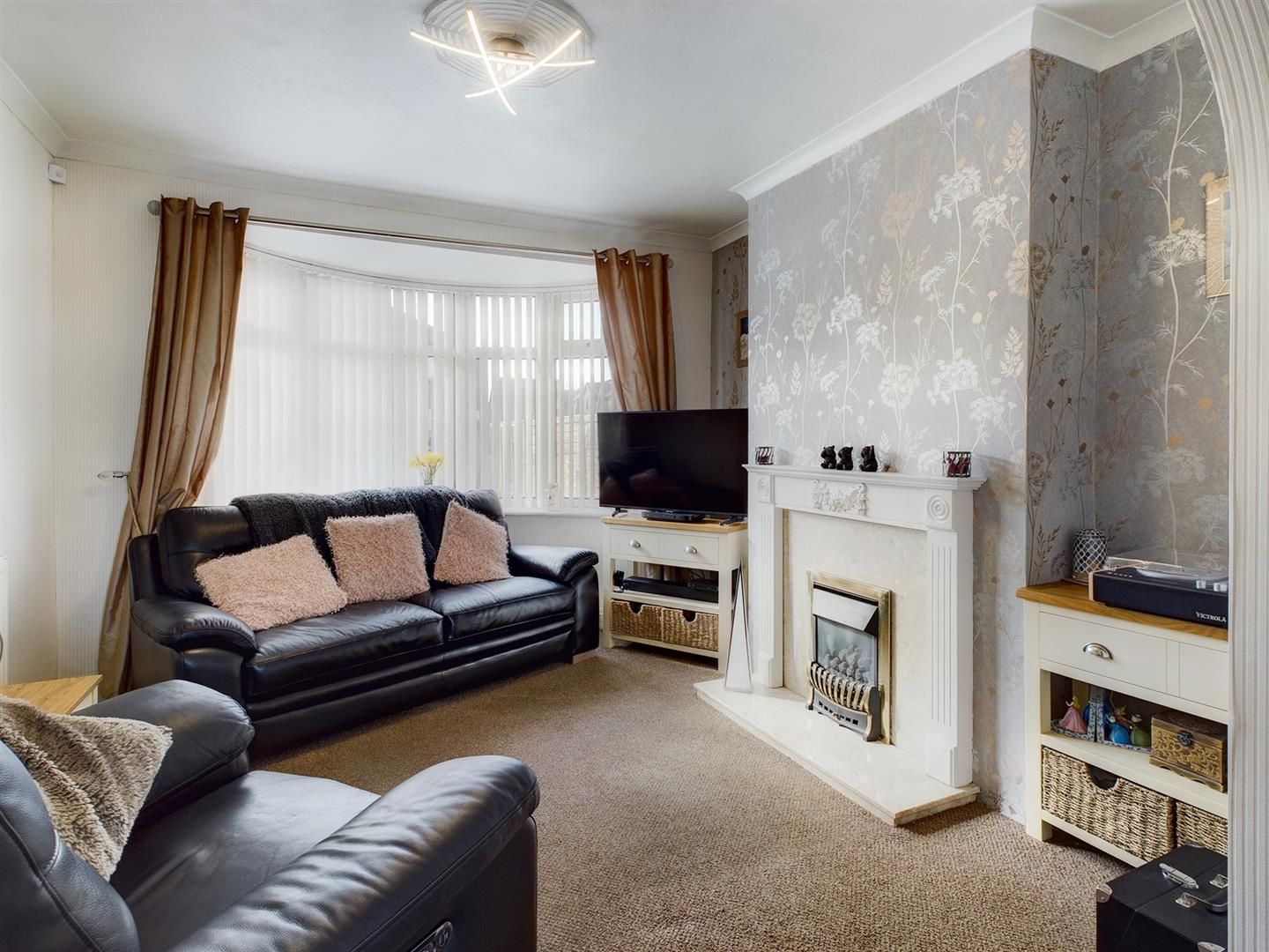 3 bed property for sale in Nicholson Road, Hyde SK14 Zoopla