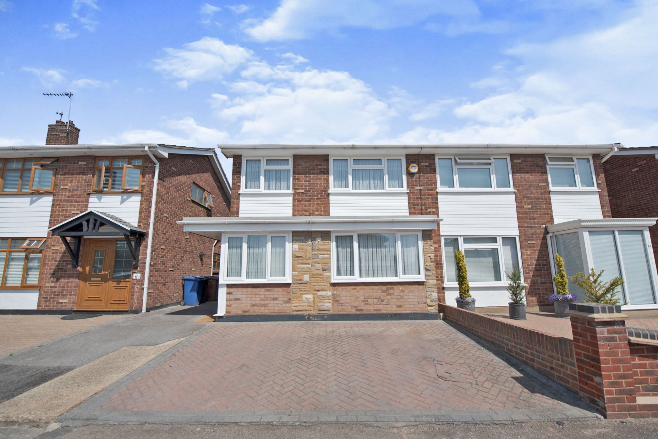 3 bed semidetached house for sale in Tyrrells Hall Close, Grays RM17