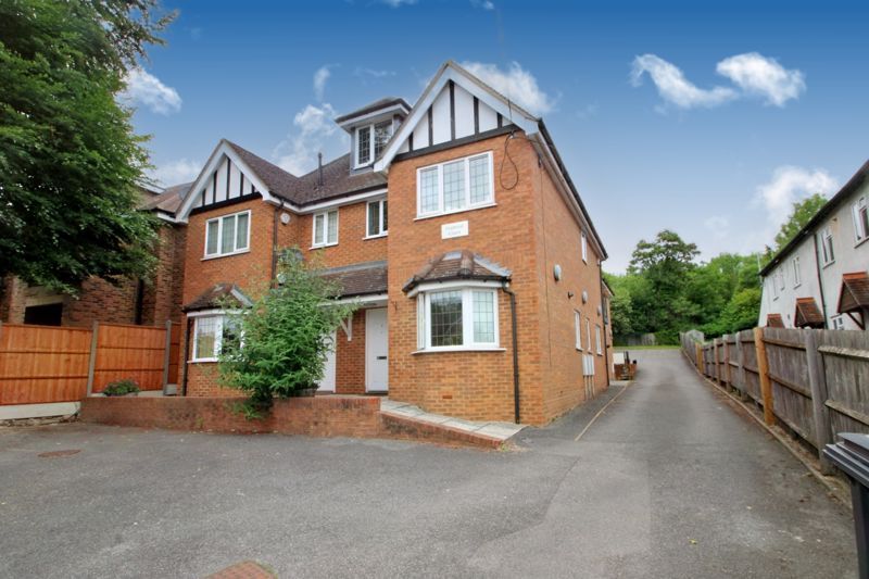 1 bed flat for sale in Flat 4, 230 West Road, High HP12