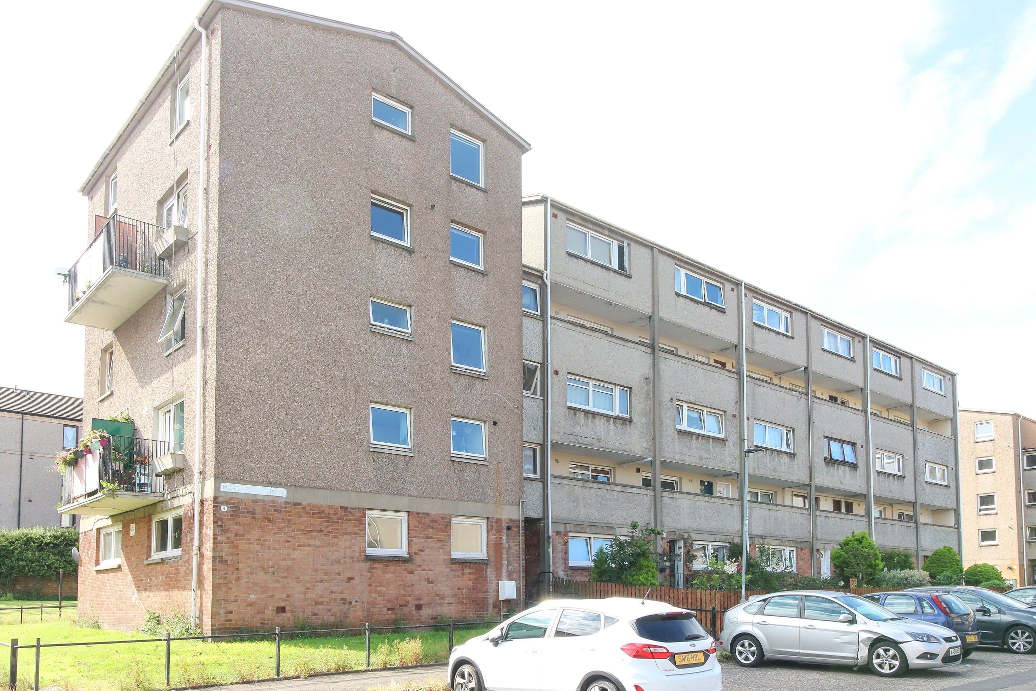 Northfield Grove, Edinburgh EH8  