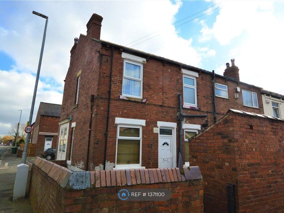 2 bed flat to rent in Barley Hill Road, Garforth, Leeds LS25 Zoopla