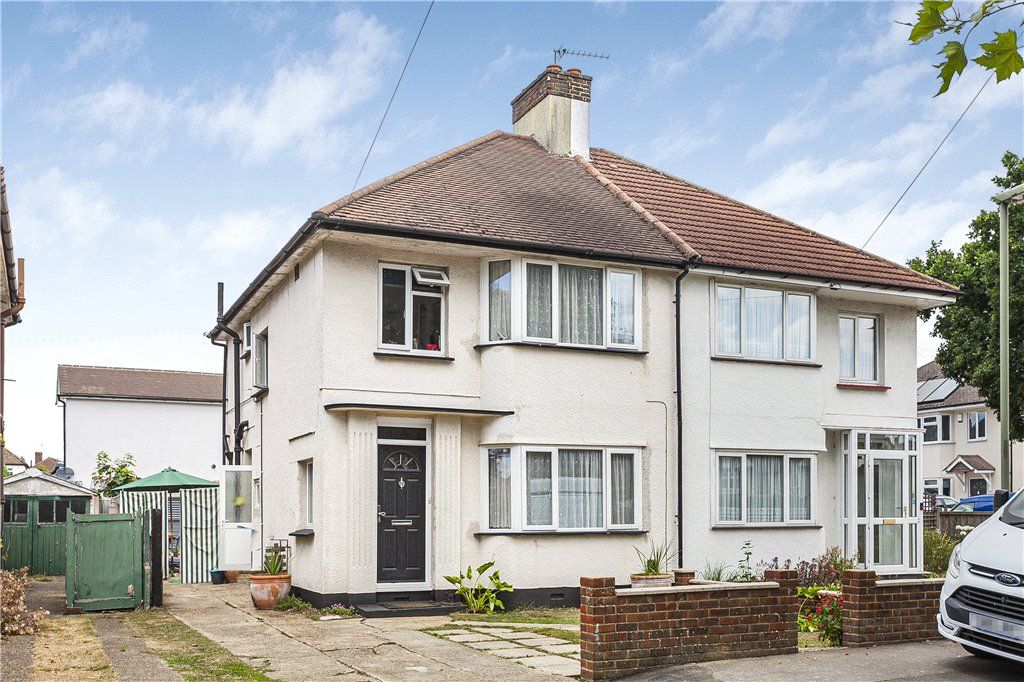 3 bed semidetached house for sale in Church Road, Addlestone, Surrey