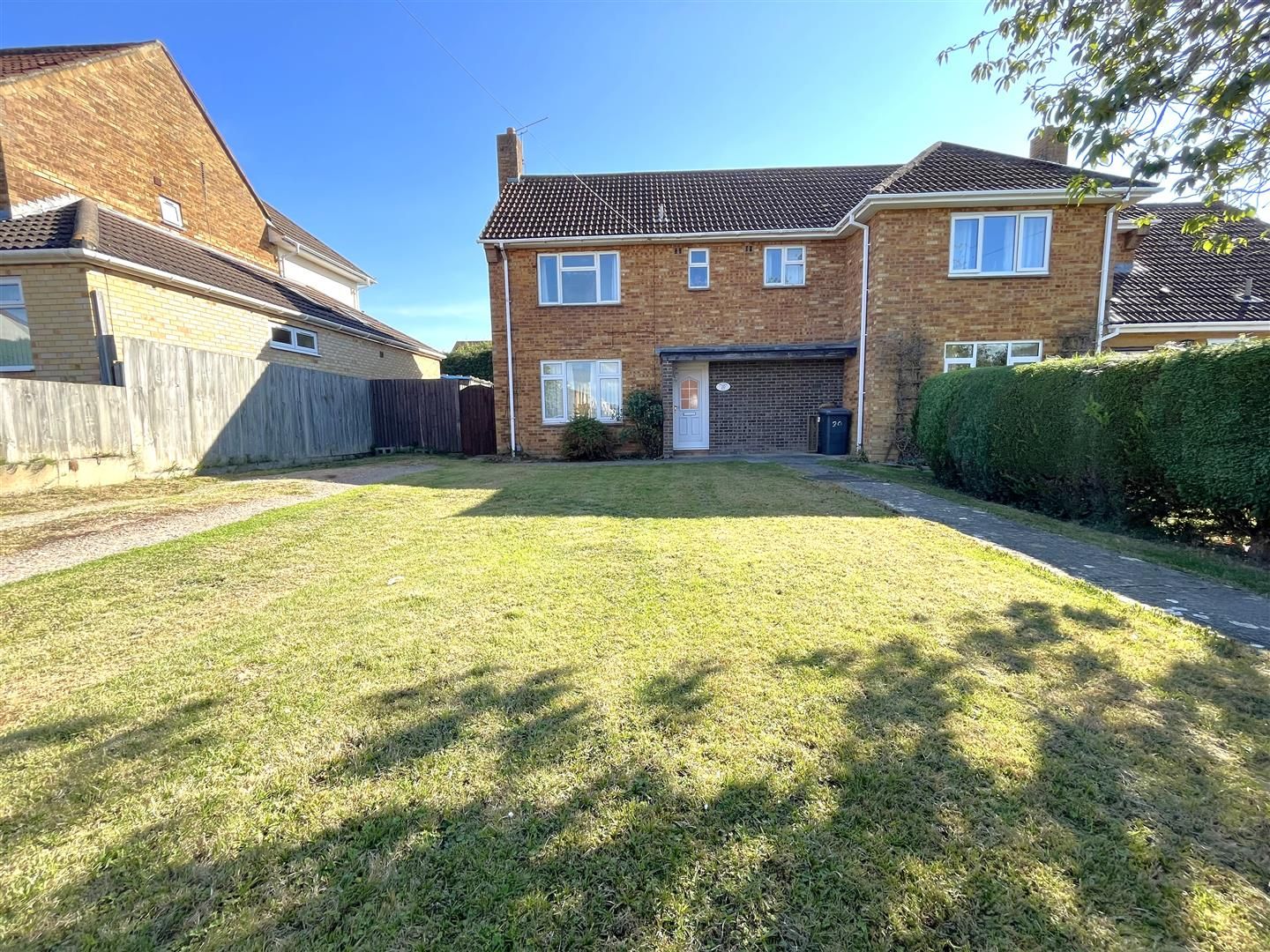 3 bed semidetached house for sale in Blenheim Park, Bowerhill