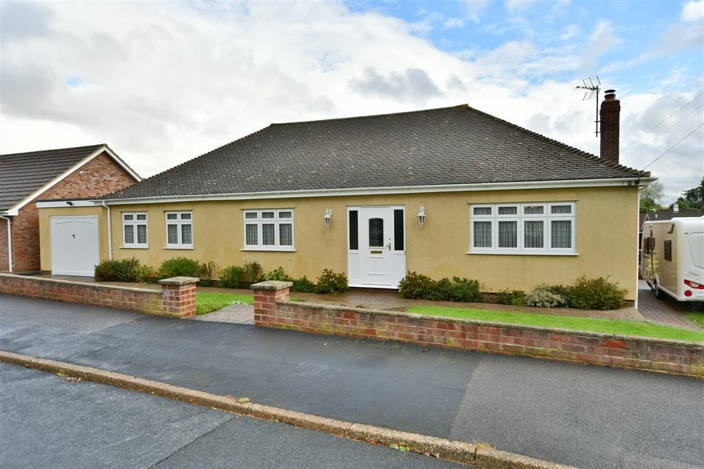 4 bed detached bungalow for sale in Otteridge Road, Bearsted, Maidstone