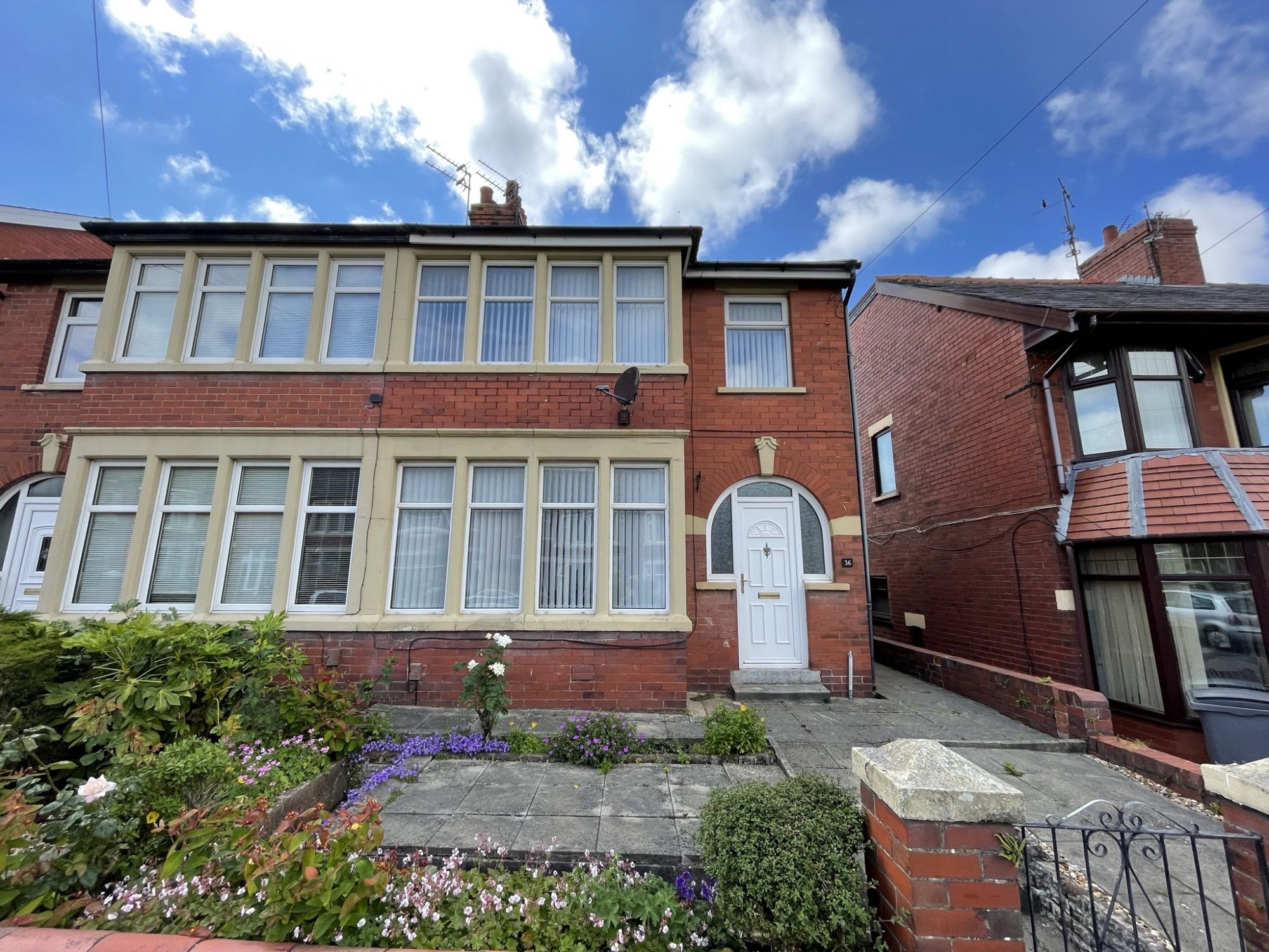 3 bed semidetached house for sale in Birchway Avenue, Layton FY3 Zoopla