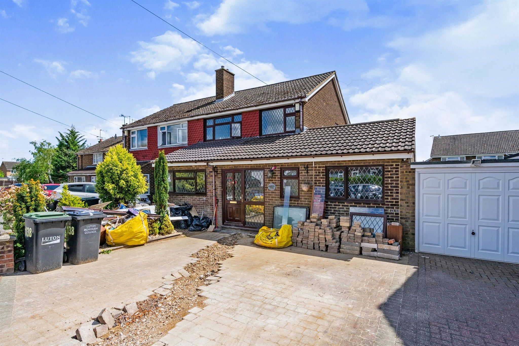 3 bed semidetached house for sale in Kinross Crescent, Luton LU3 Zoopla