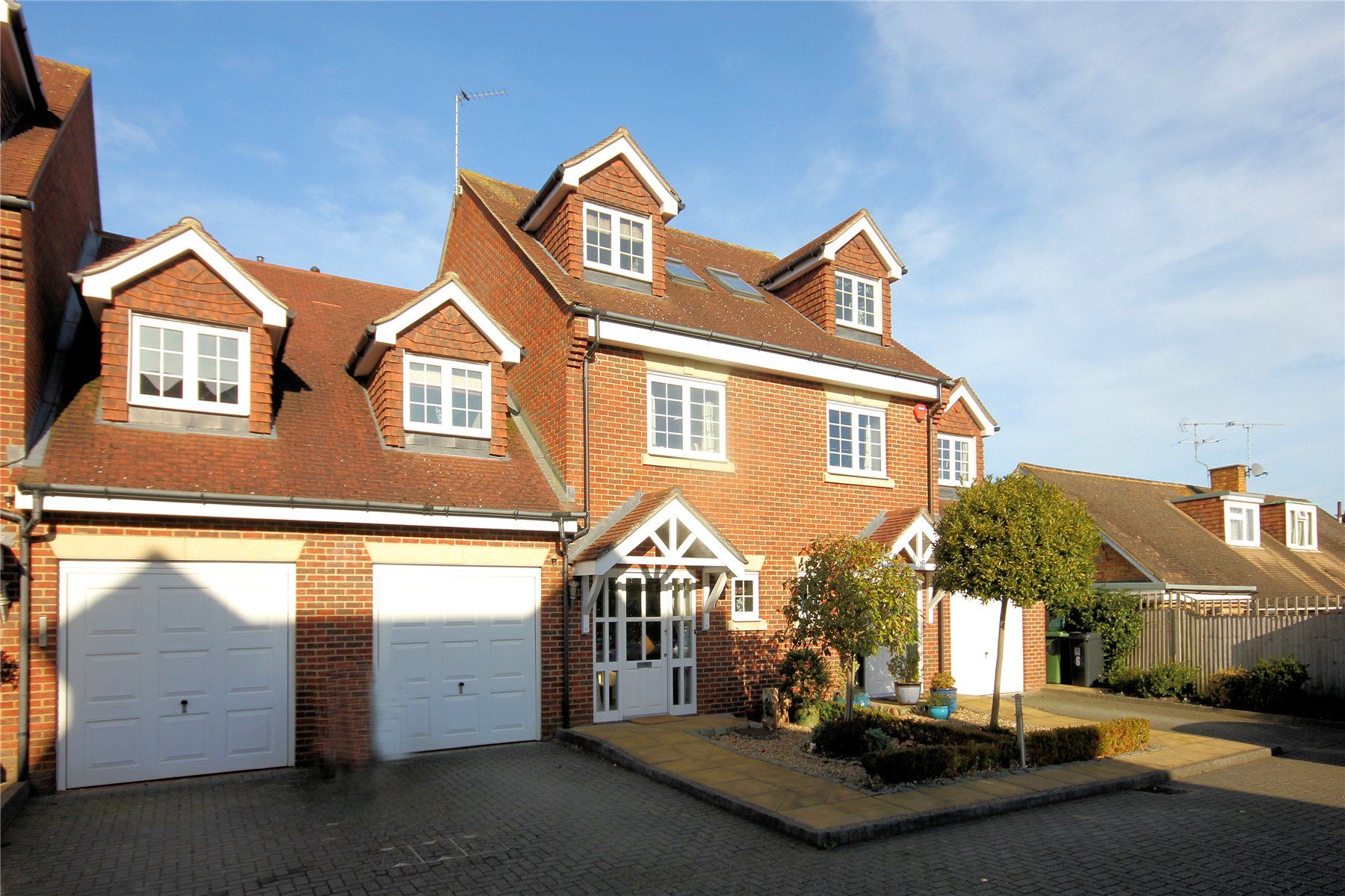 4 bed semidetached house for sale in Woking, Surrey GU22 Zoopla