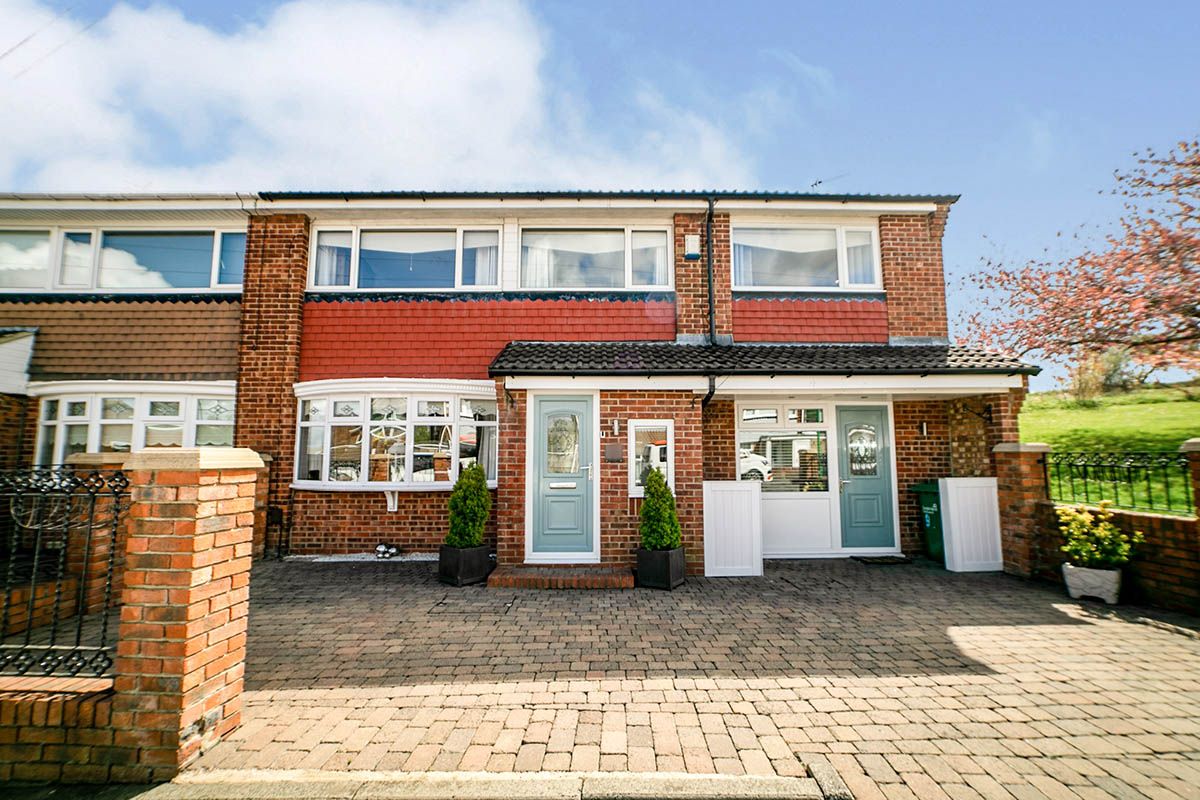 4 bed semidetached house for sale in Brockenhurst Drive, Sunderland
