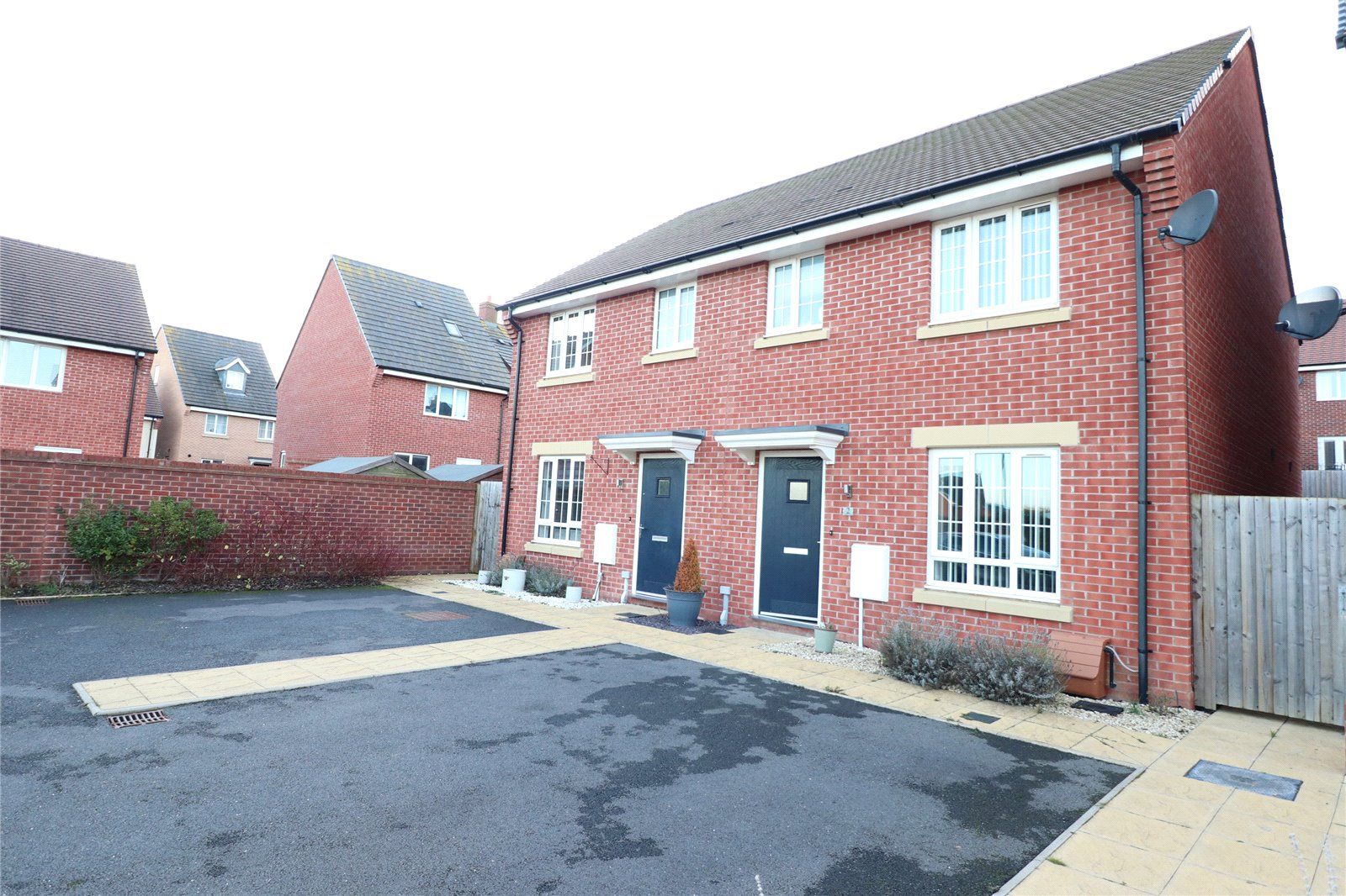 3 bed semidetached house for sale in Carpenters Close, Woodford Halse