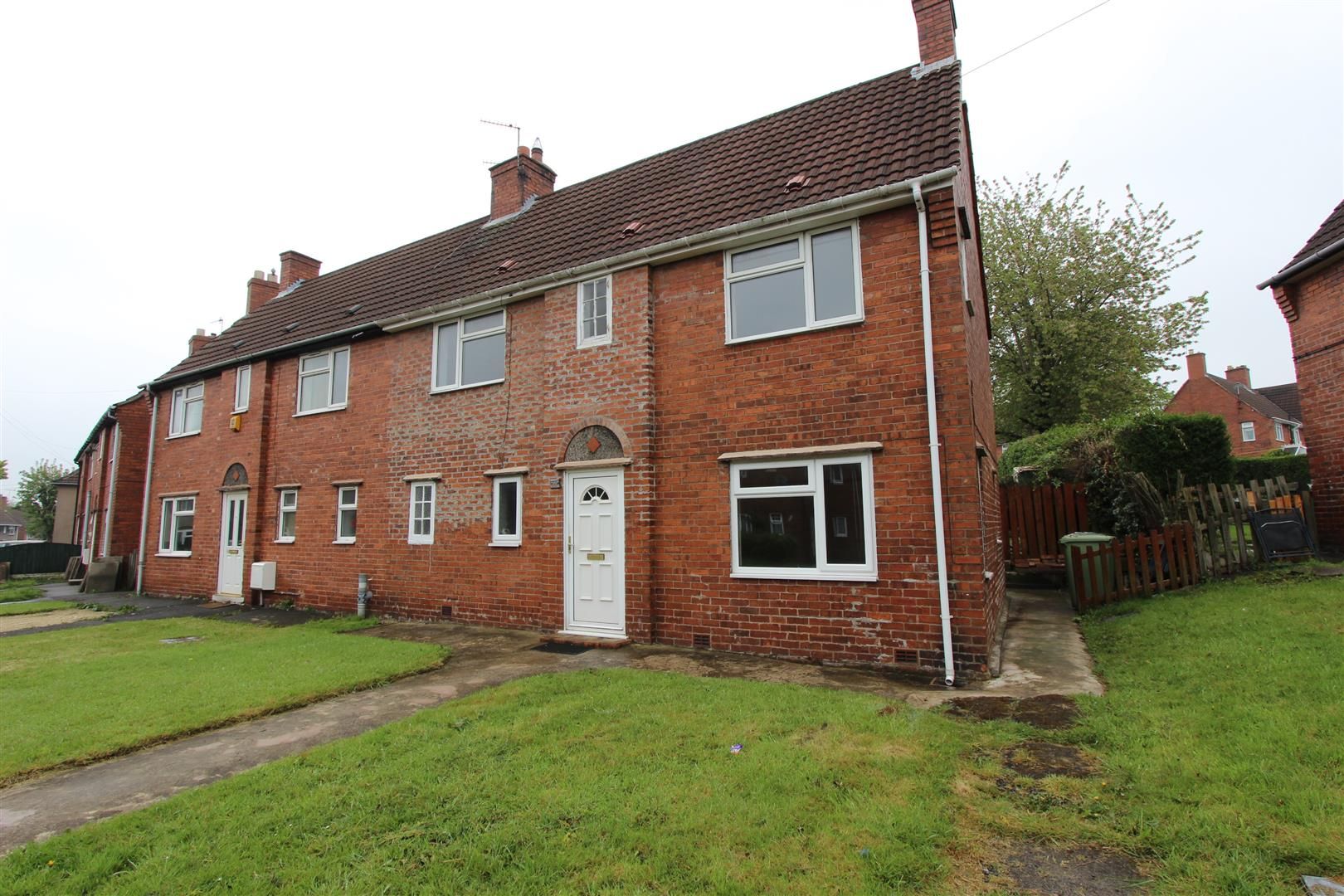 3 bed semidetached house to rent in Sycamore Avenue, Boythorpe