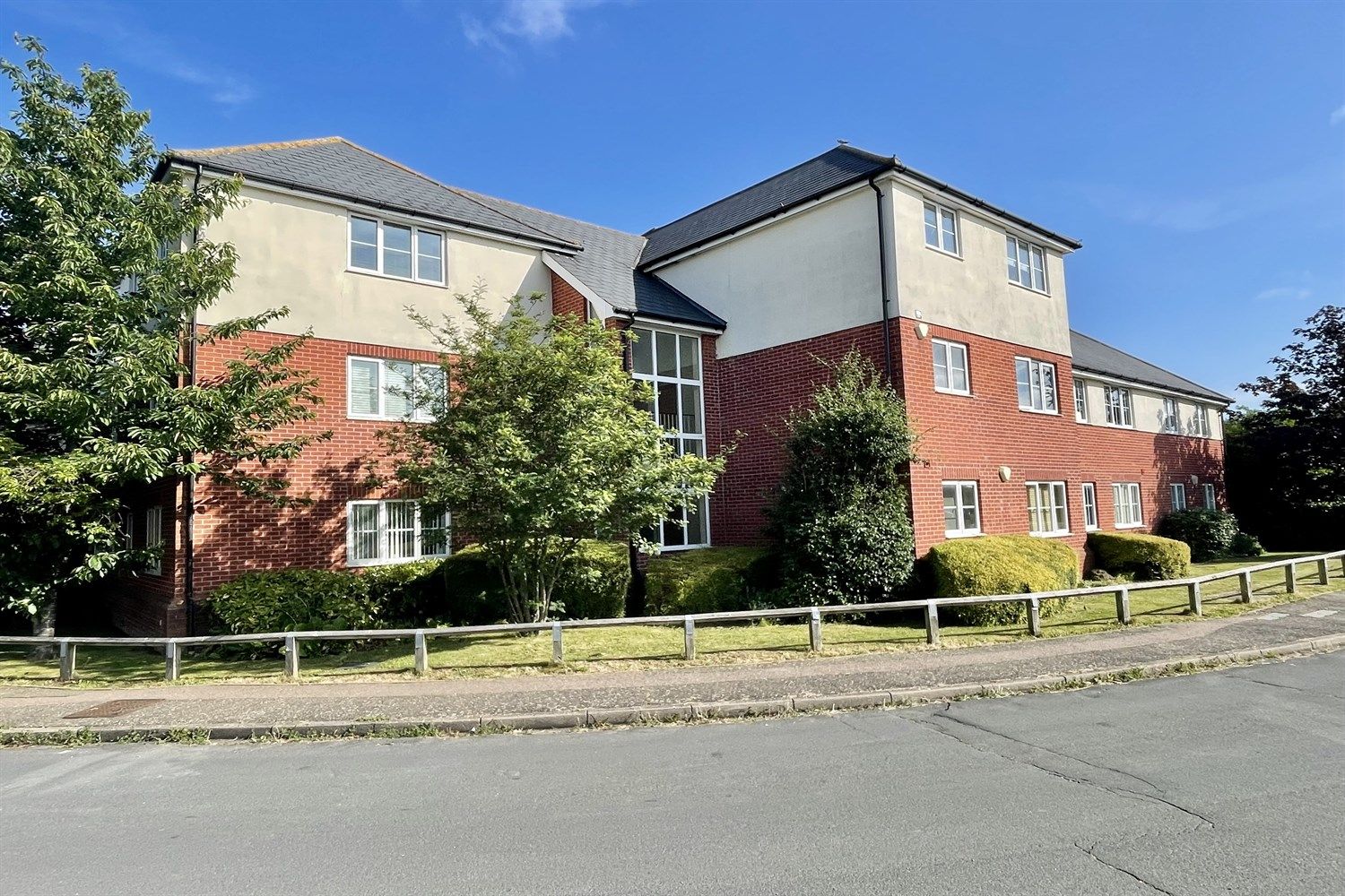 2 bed flat to rent in Jeffreys Court, Jeffreys Road, Braintree CM77