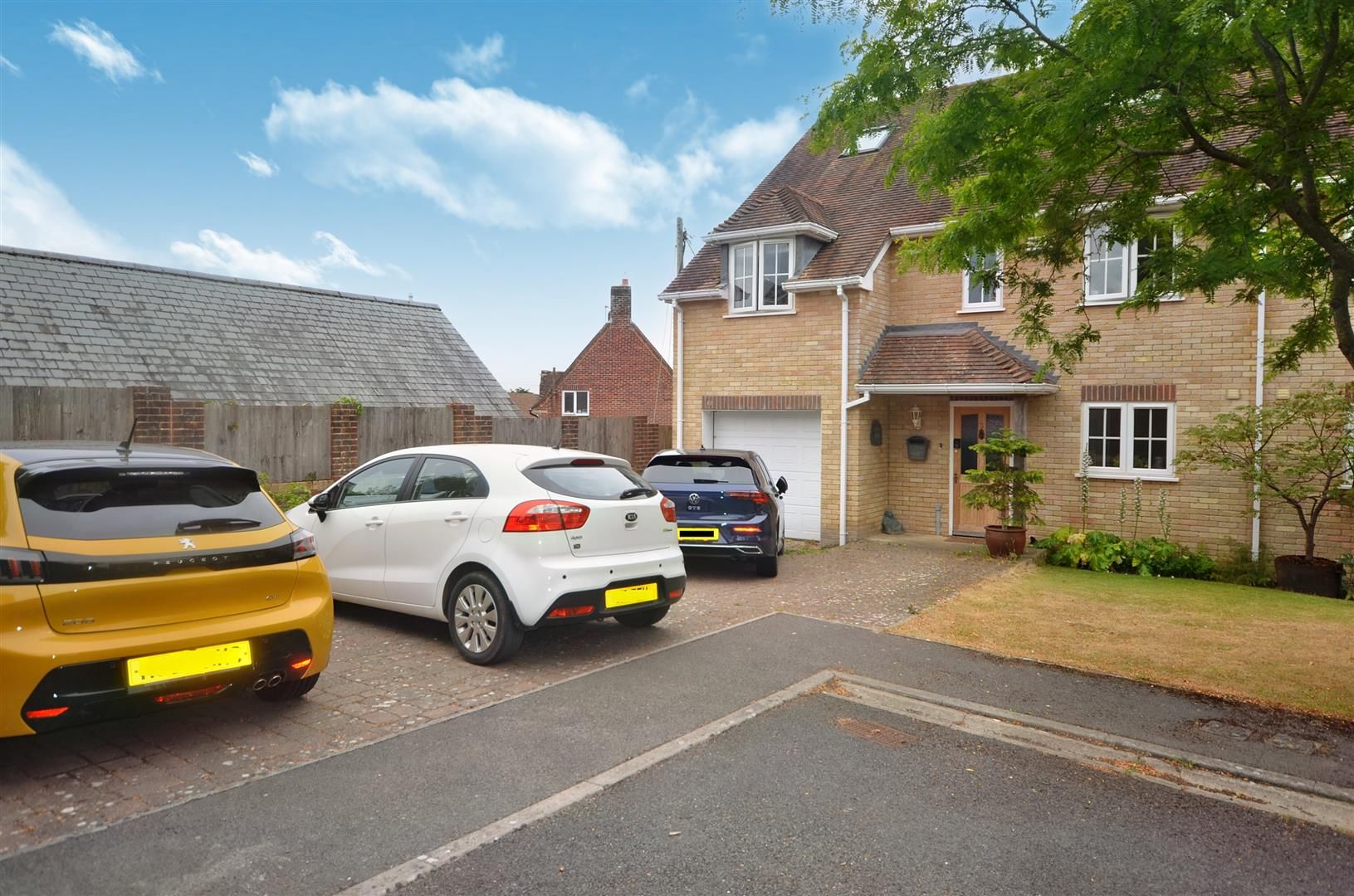 4 bed semidetached house for sale in Badgers Close, Bourton
