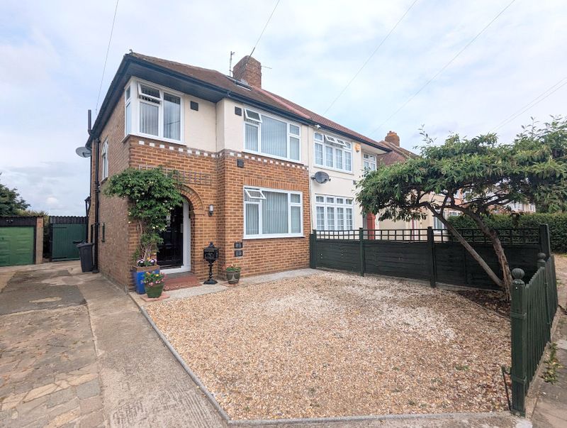 3 bed semidetached house for sale in Letchworth Avenue, Feltham TW14