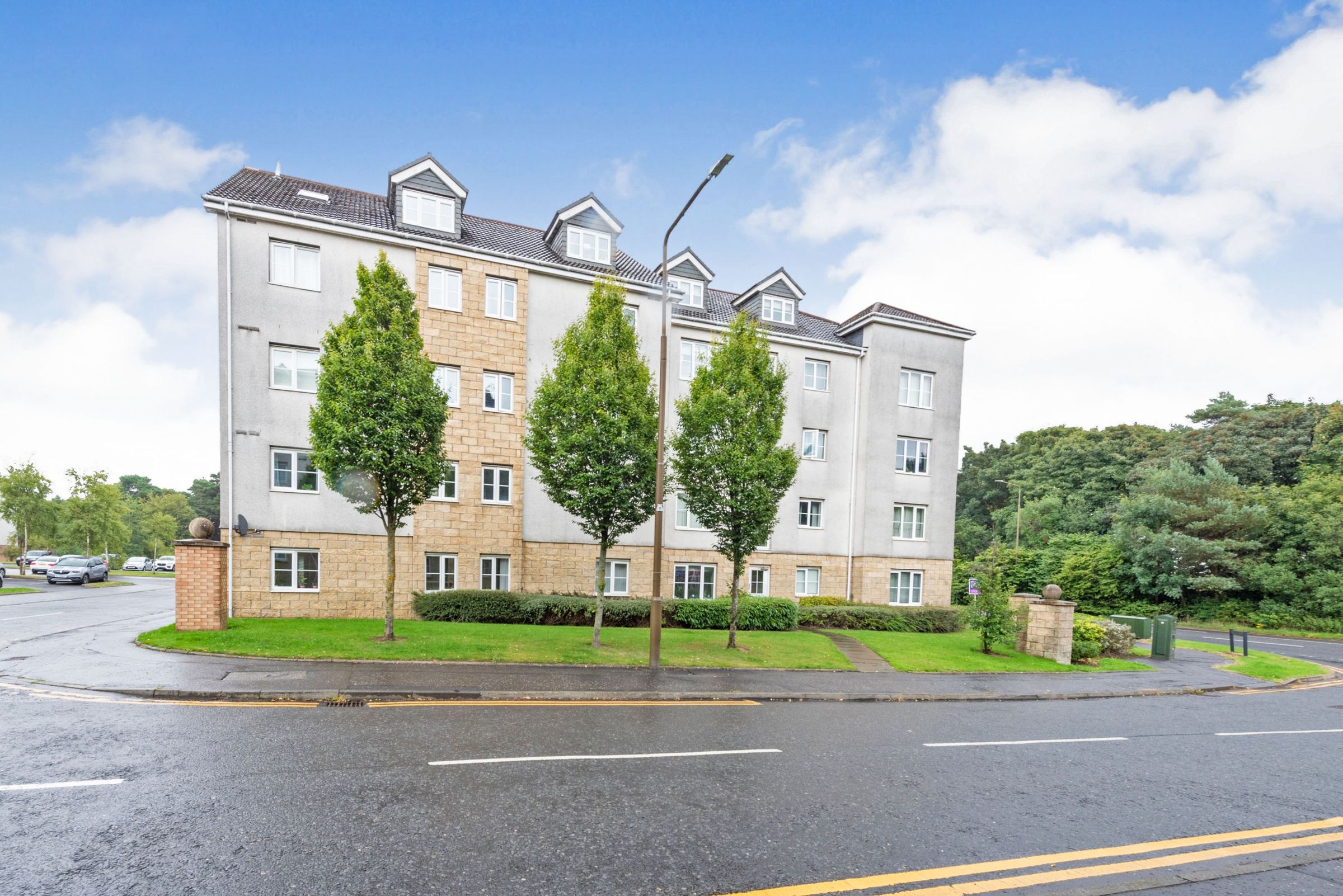 2 bed flat for sale in Queens Crescent, Livingston EH54 Zoopla