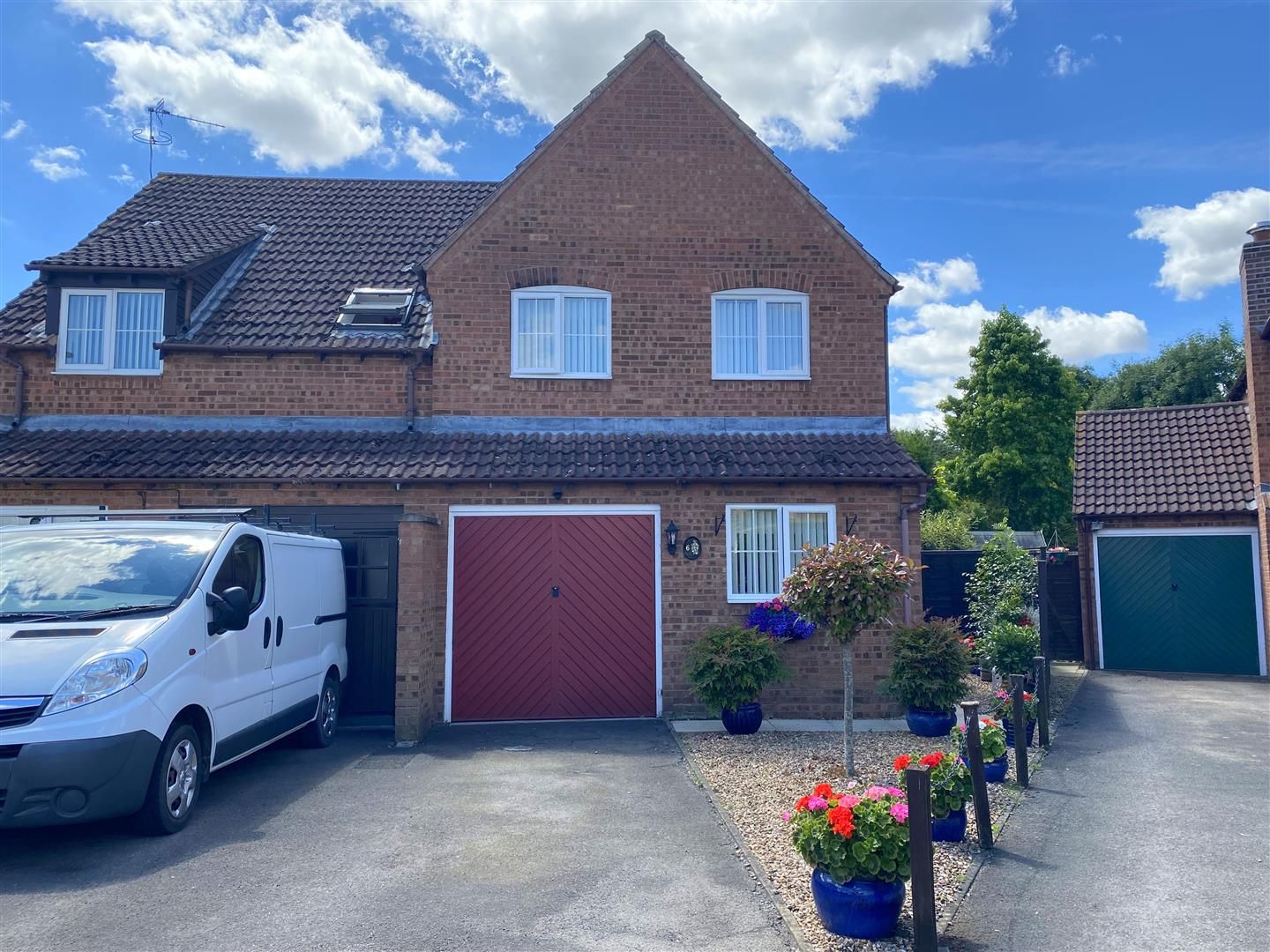 3 bed semidetached house for sale in Curlew Close, Northway