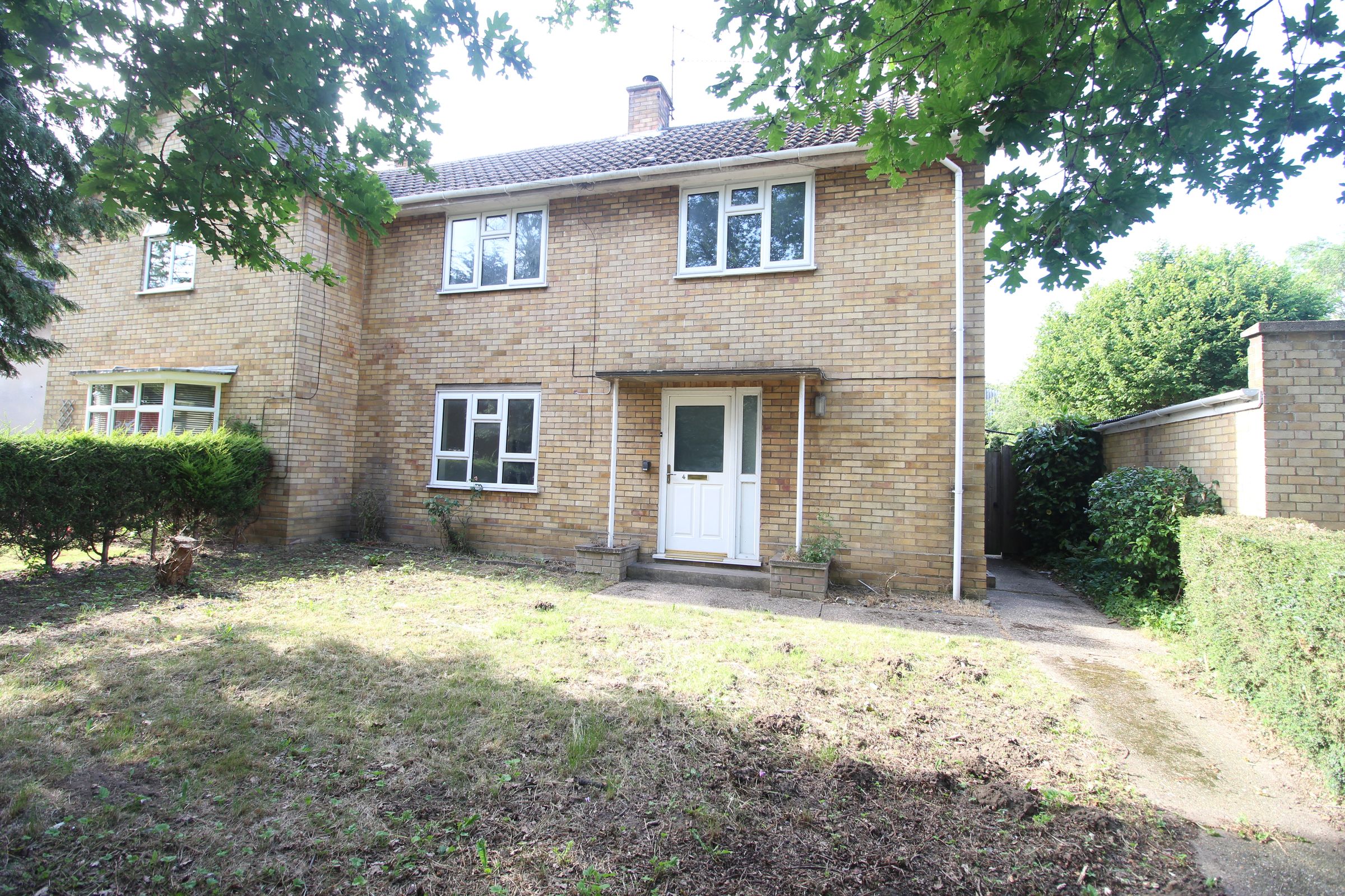 3 bed semidetached house for sale in Chapmans Close, Rougham, Bury St