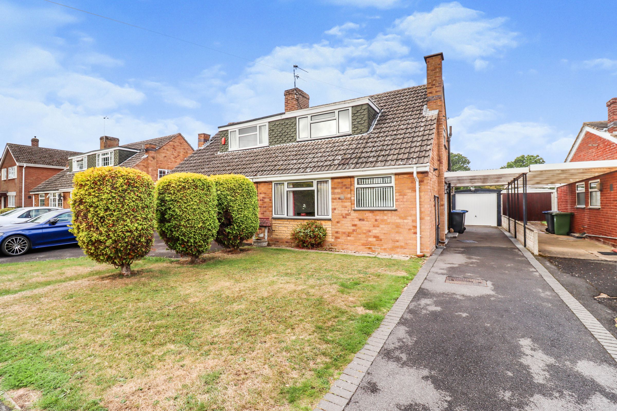 3 bed semidetached bungalow for sale in Drive, Woodlands