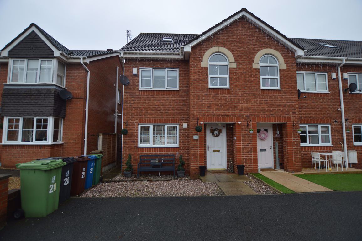 3 bed town house to rent in Merefield Close, Hindley, Wigan WN2 Zoopla