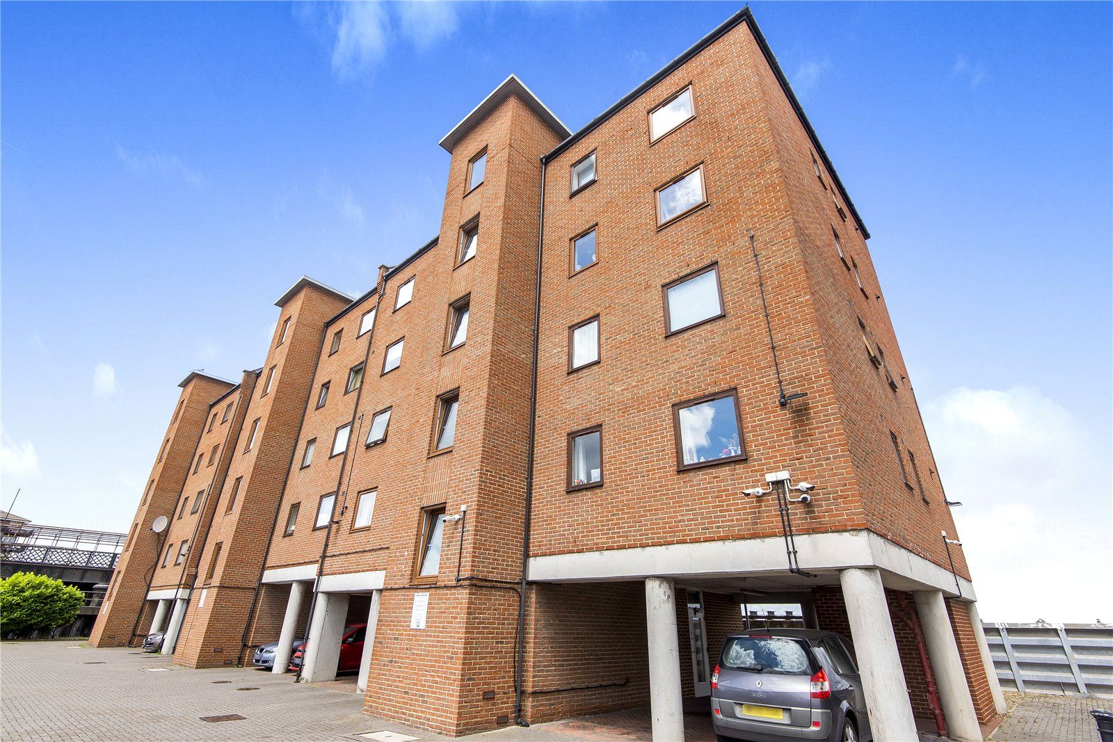 2 bed flat for sale in West Street, Gravesend, Kent DA11 Zoopla