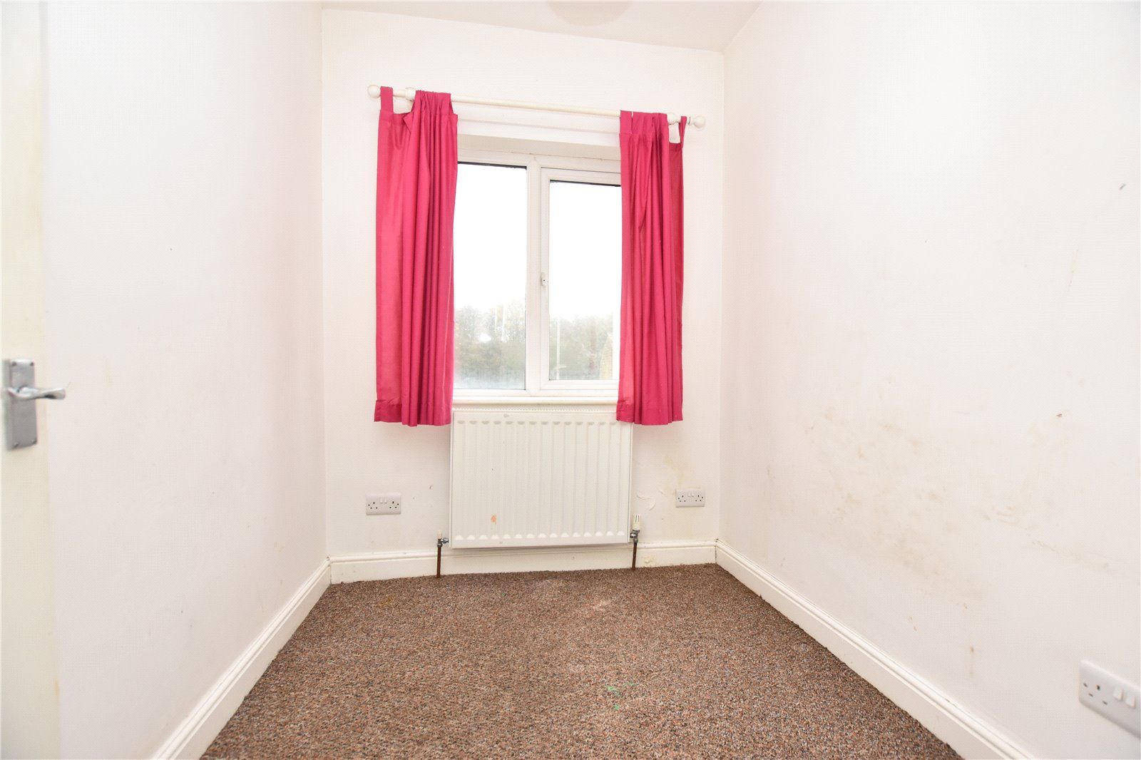 3 bed semidetached house for sale in Dewsbury Road, Tingley, Wakefield