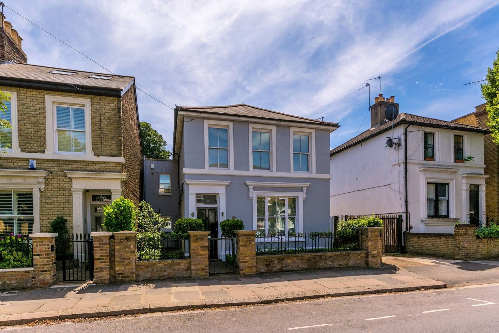4 bed detached house to rent in Mill Hill Road, Acton, London W3 Zoopla