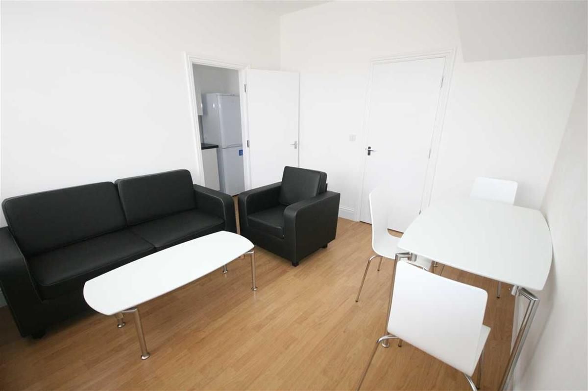 2 bed flat to rent in Hindes Road, HarrowOnTheHill, Harrow HA1 Zoopla