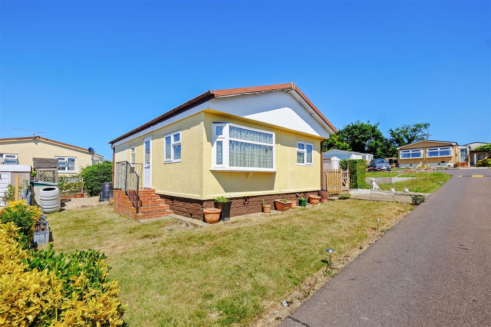 2 bed mobile/park home for sale in Seasalter Lane, Seasalter