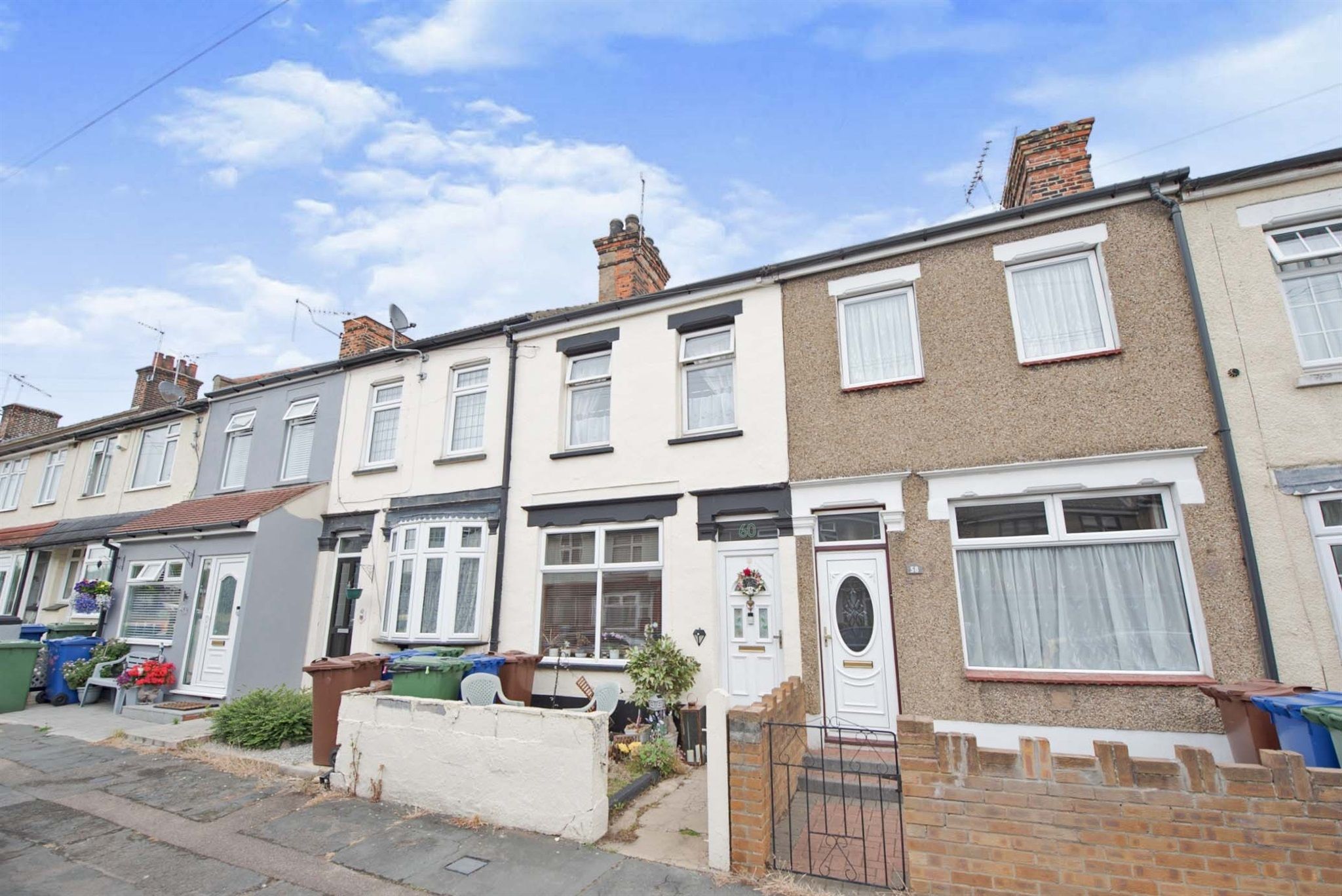 3 bed terraced house to rent in Castle Road, Grays RM17 Zoopla