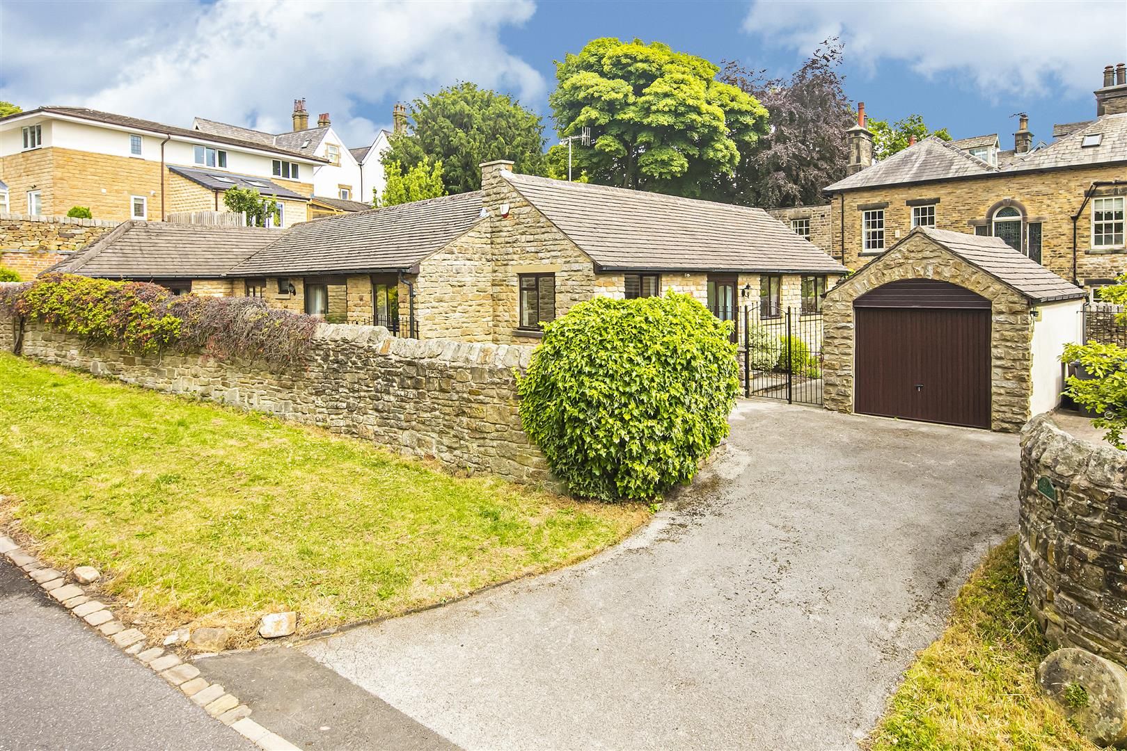 3 bed bungalow for sale in Storth Lane, Sheffield S10 Zoopla