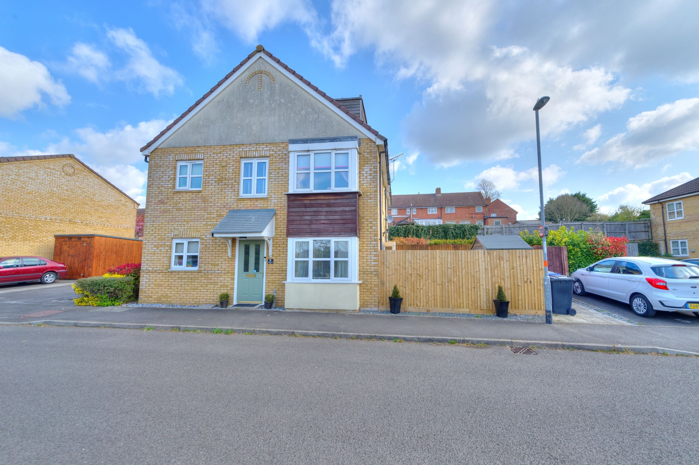 Charterhouse Close, Brackley, Northamptonshire NN13  