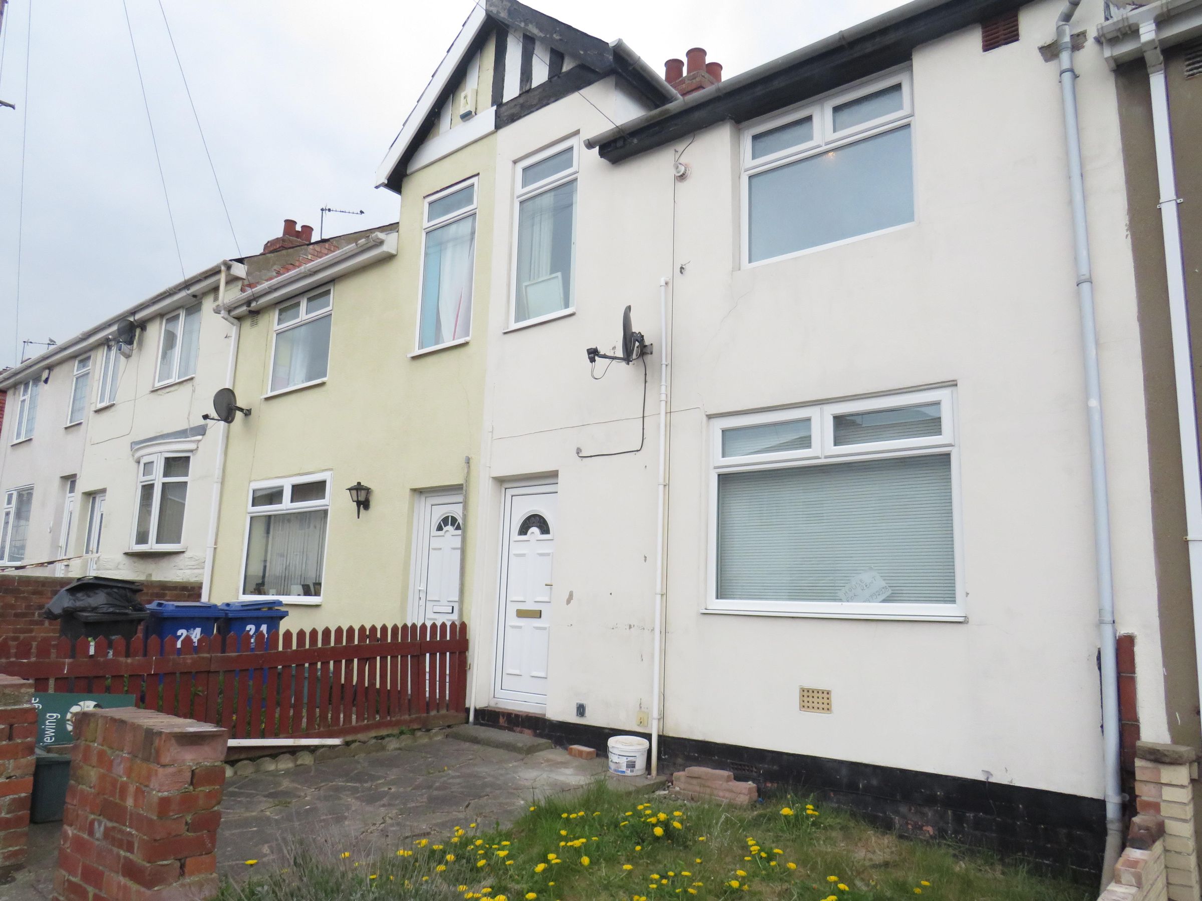 2 bed property to rent in St. Johns Road, Edlington, Doncaster DN12