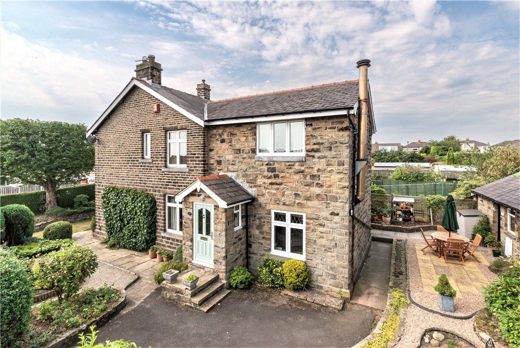 4 bed detached house for sale in Warren Lane, Eldwick, Bingley BD16