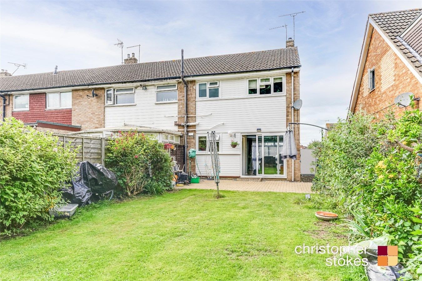 4 bed semidetached house for sale in Southmead Crescent, Cheshunt EN8