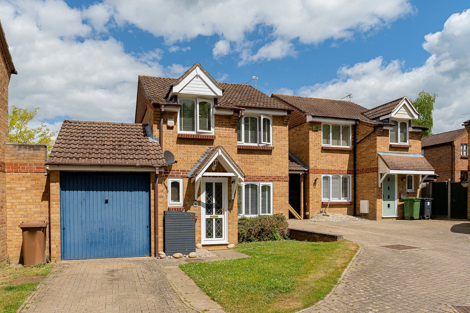 3 bed linkdetached house for sale in Woodbridge Drive, Maidstone ME15