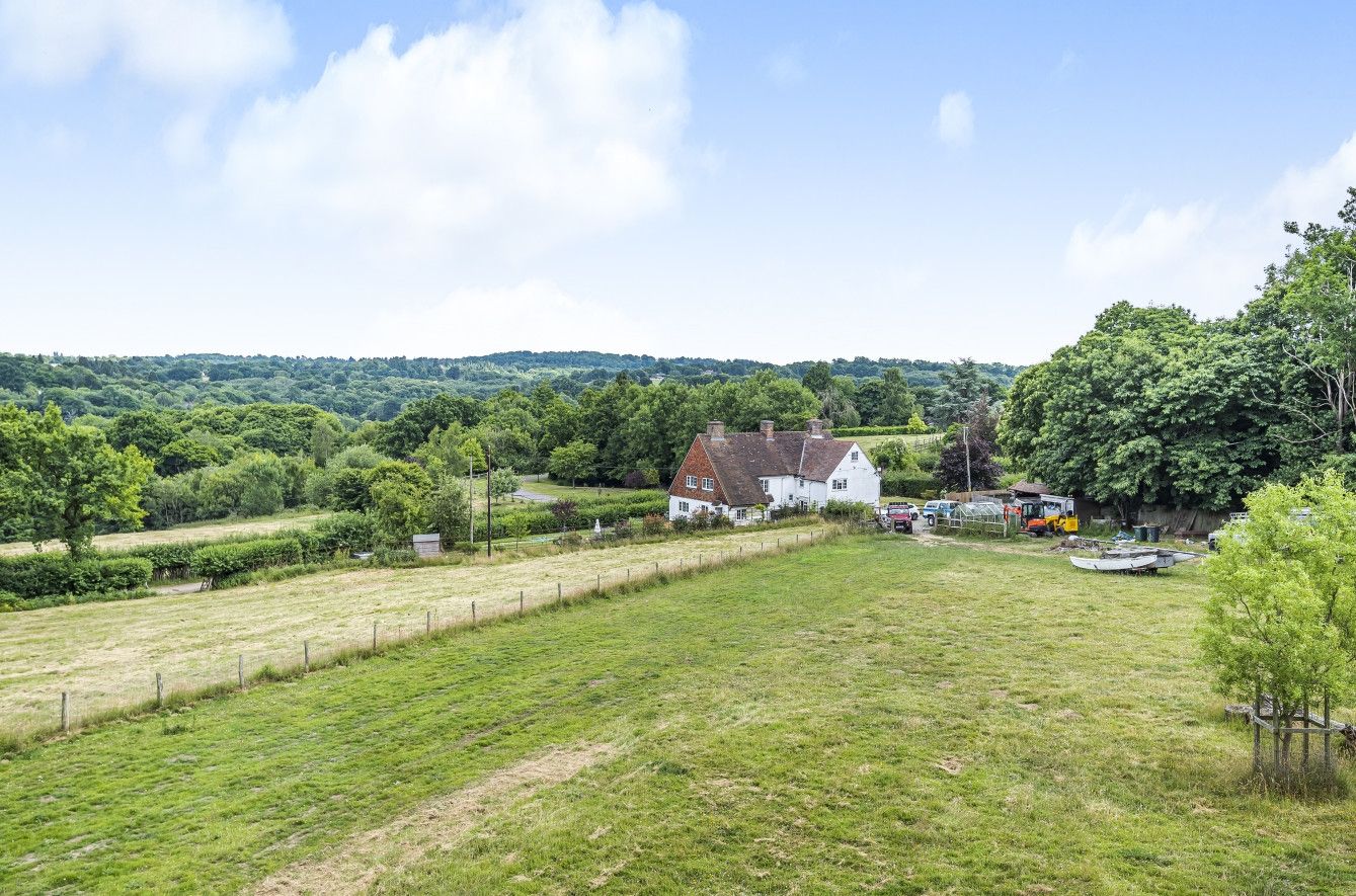 5 bed semidetached house for sale in Glebe Lane, Frant, Tunbridge