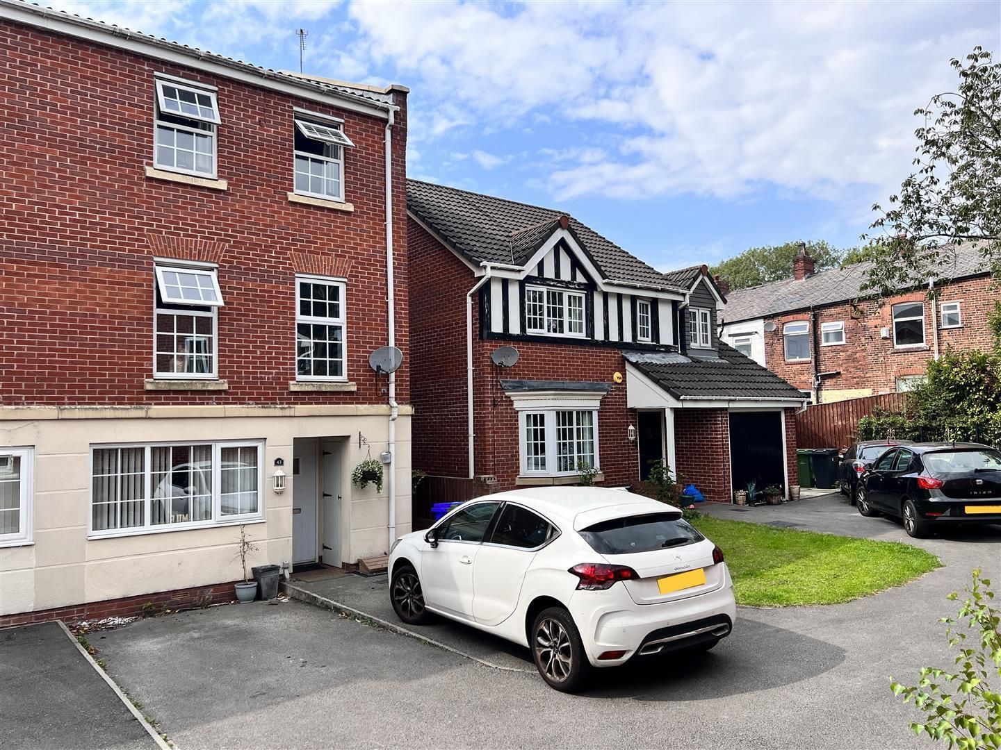 4 bed town house for sale in Windermere Road, Dukinfield SK16 Zoopla