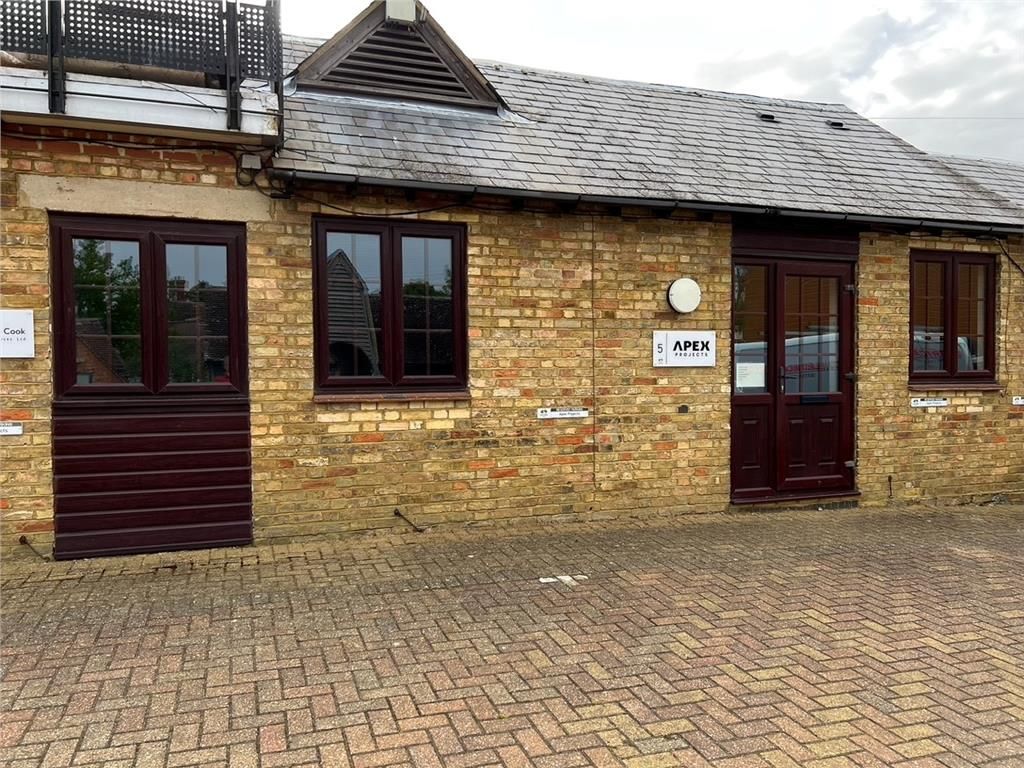Warehouse to let in Business Park, Soulbury, Leighton Buzzard
